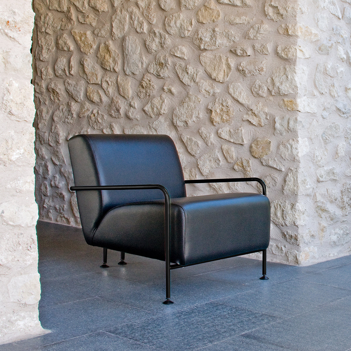 Colubi Armchair-Viccarbe-moderndesign.io