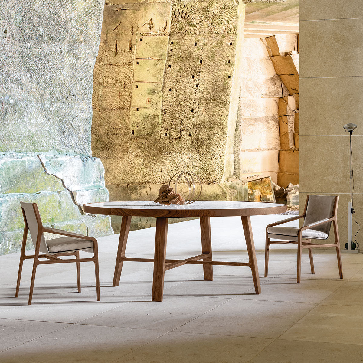 Compass Dining Table (Round)-Alivar-moderndesign.io