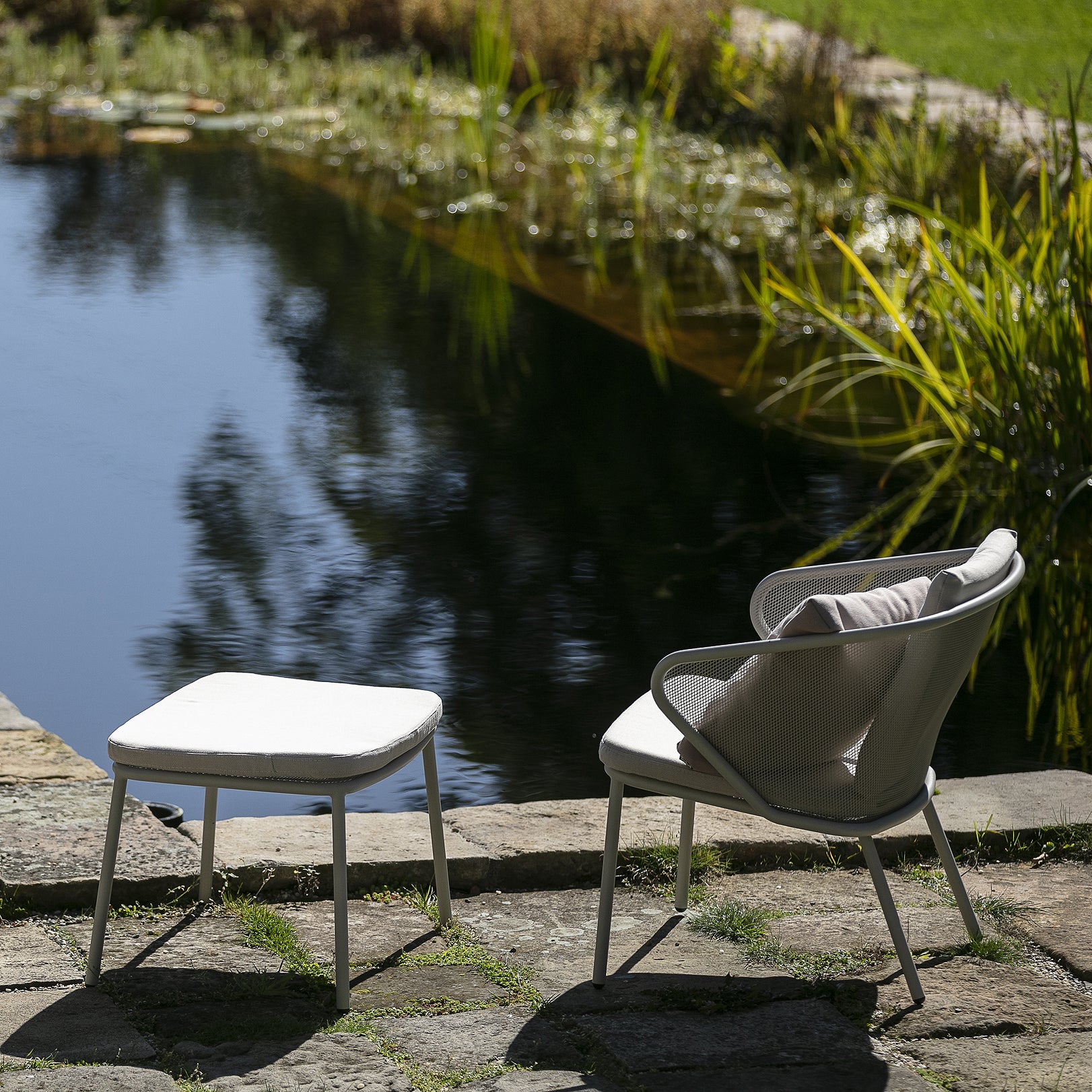 Condor Foot Stool-Todus-moderndesign.io