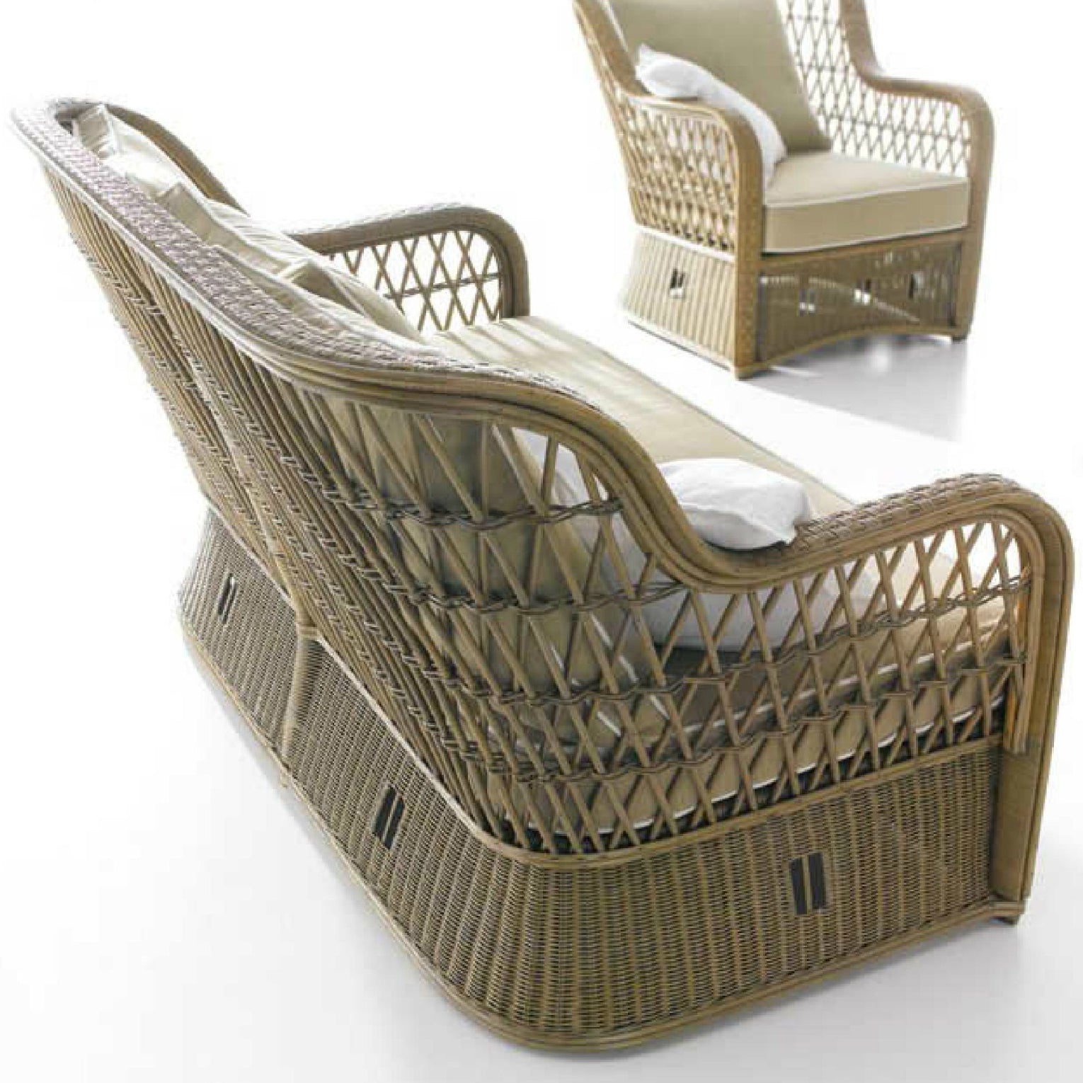 Crochet Sofa-Bonacina 1889-moderndesign.io