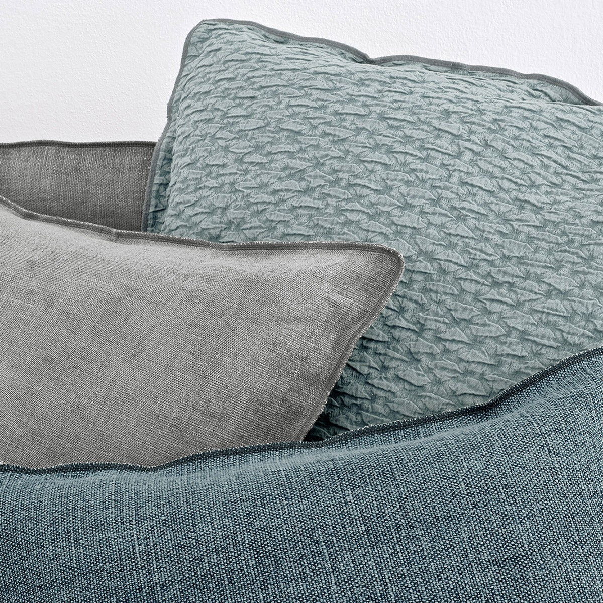 Ghost 06 Lounge Chair-Gervasoni-moderndesign.io