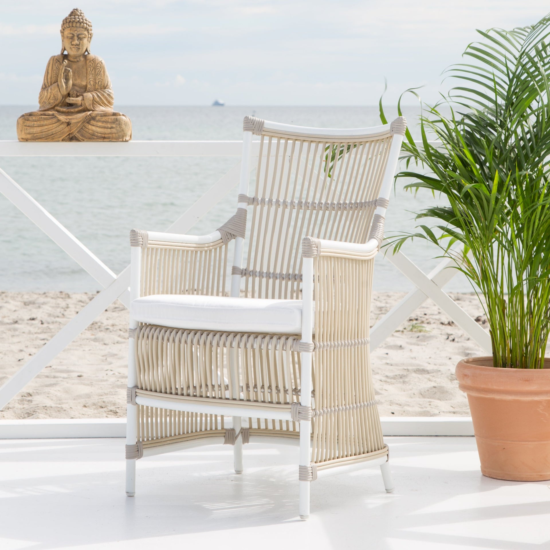 Davinci Outdoor Dining Chair (with arms)-Sika Design-moderndesign.io