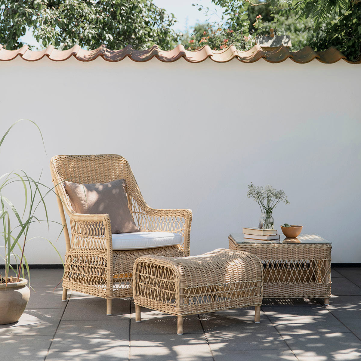 Dawn Armchair-Sika Design-moderndesign.io