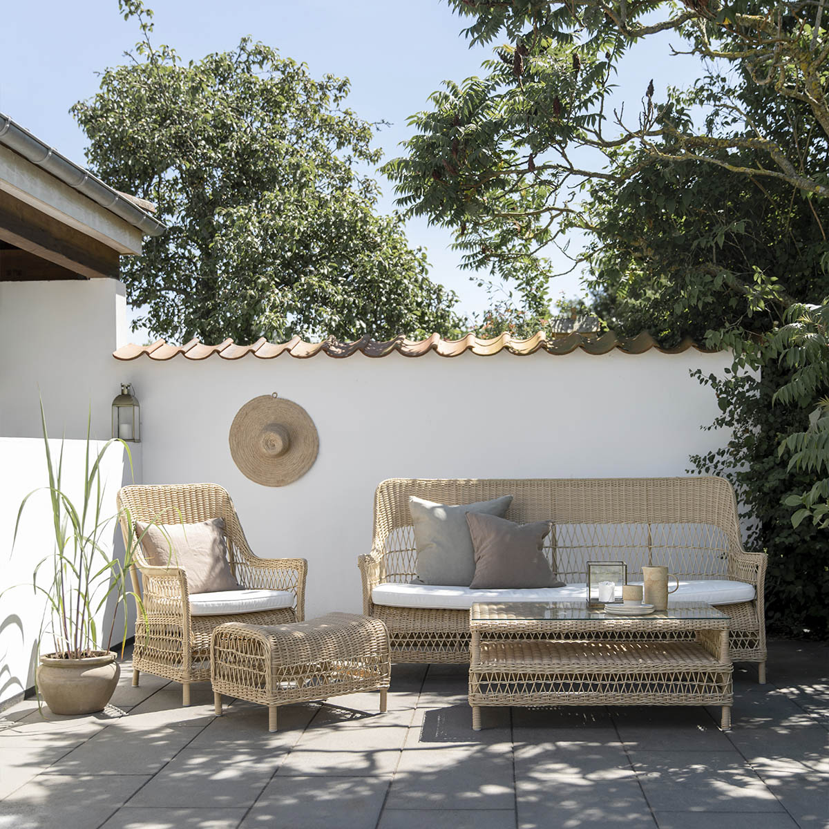 Dawn Sofa-Sika Design-moderndesign.io