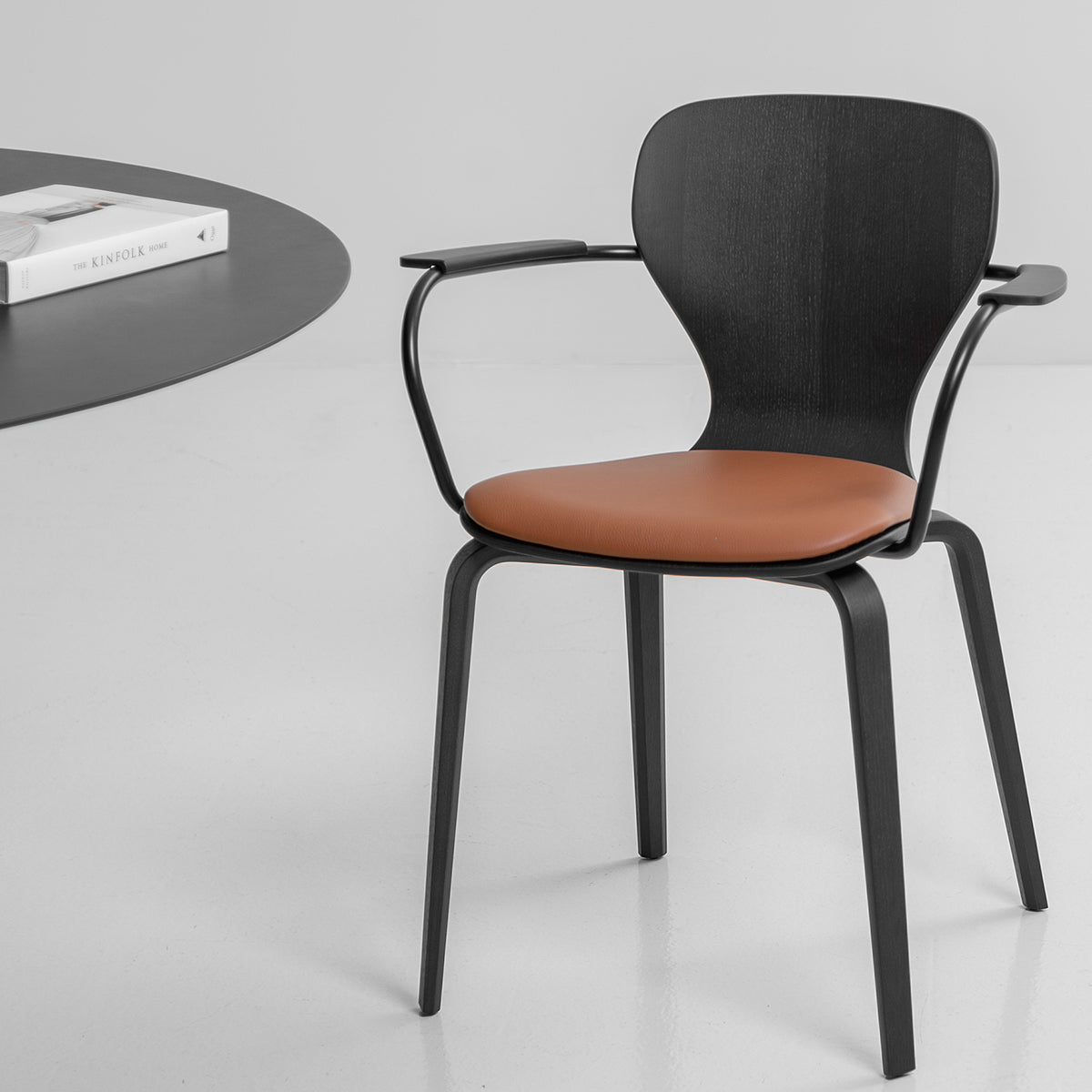 Ears Dining Chair (with arms)-Viccarbe-moderndesign.io