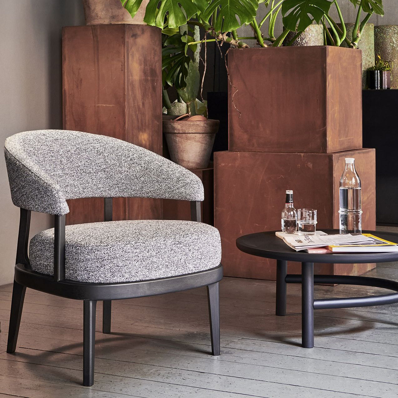 Eclipse 04 Armchair-Very Wood-moderndesign.io