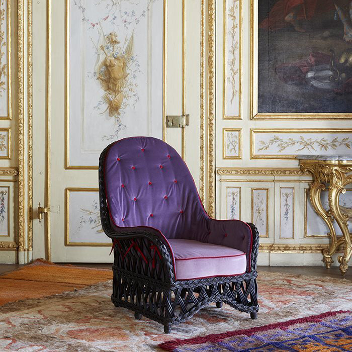 Embassy Armchair-Bonacina 1889-moderndesign.io