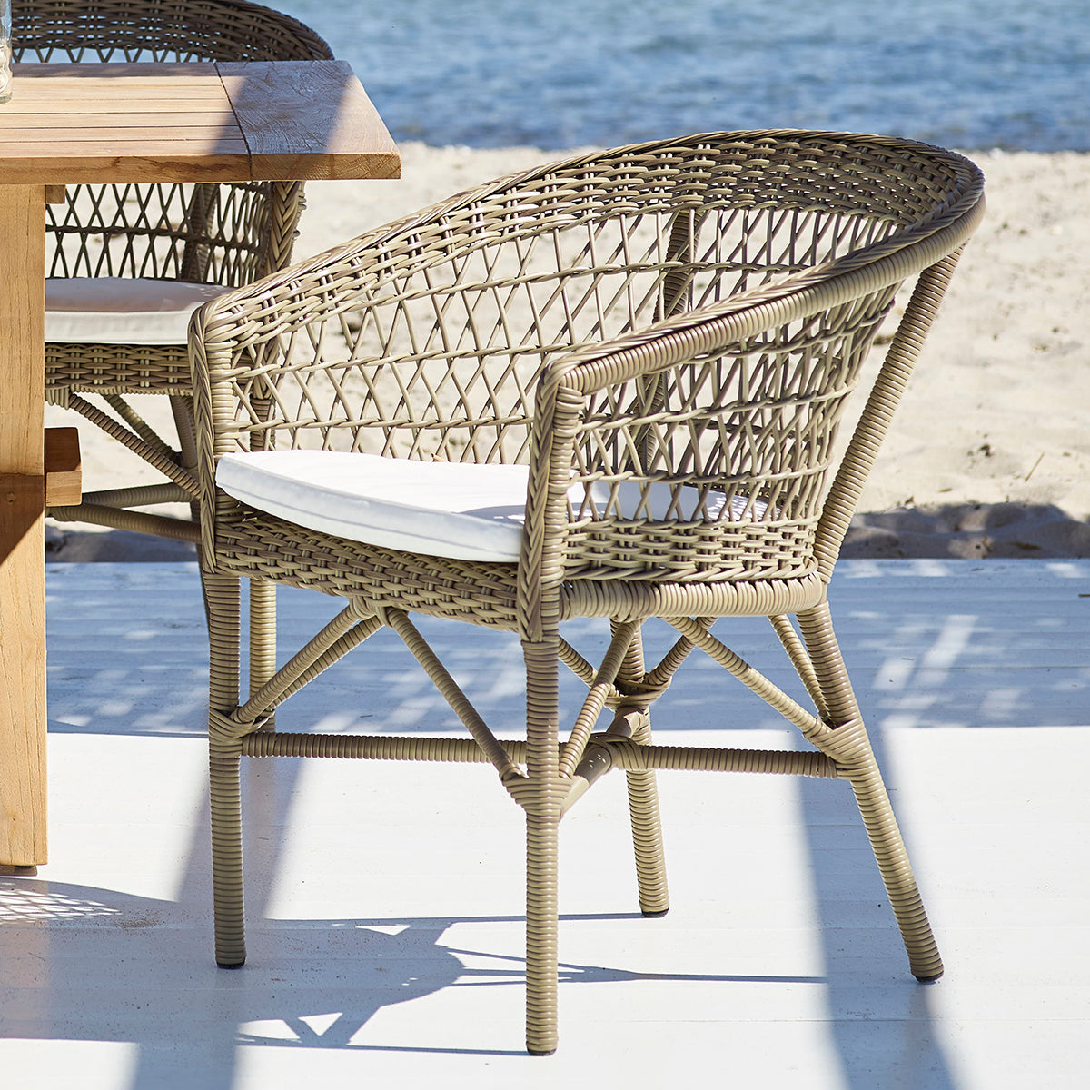 Emma Dining Chair (With Arms)-Sika Design-moderndesign.io