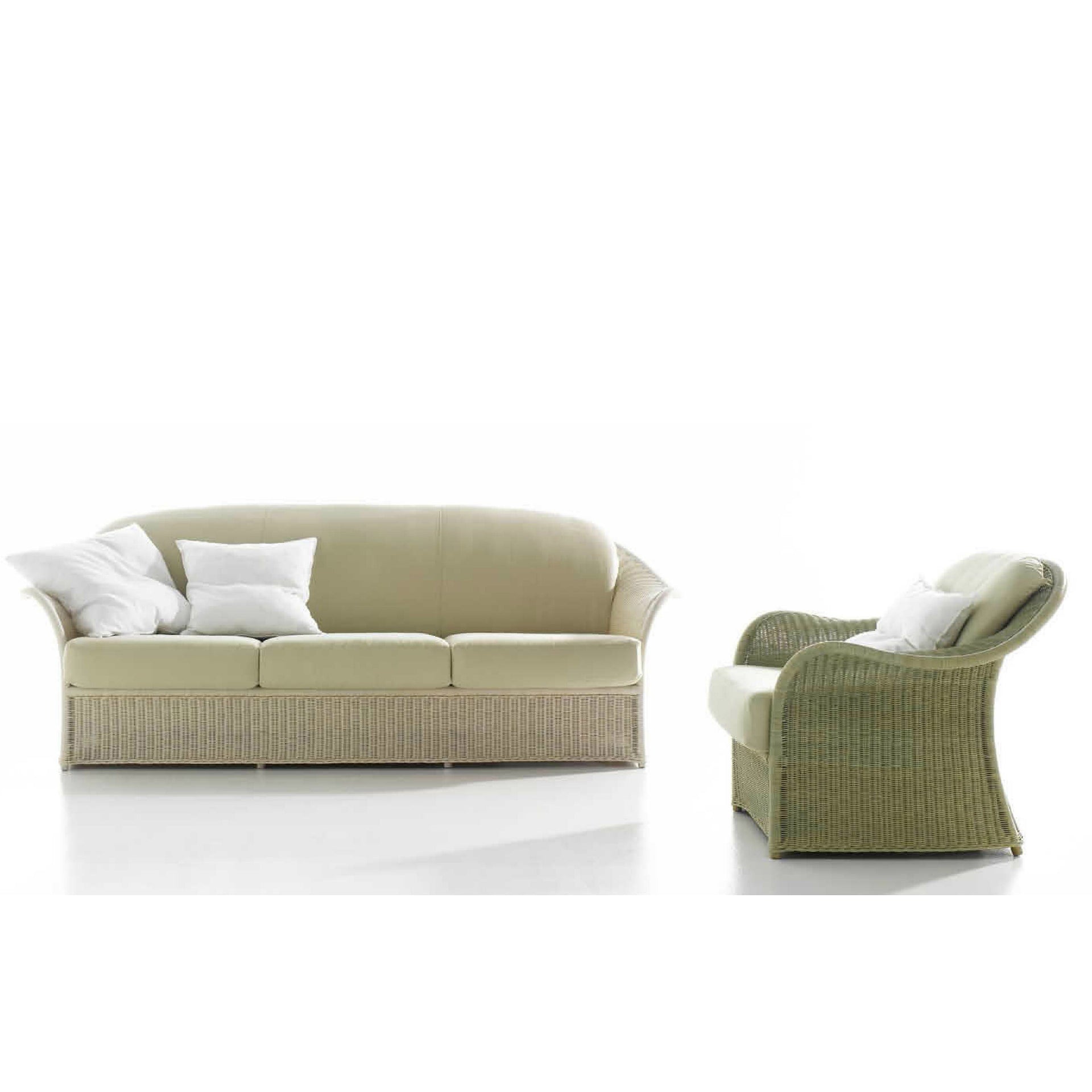 Enea Armchair-Bonacina 1889-moderndesign.io