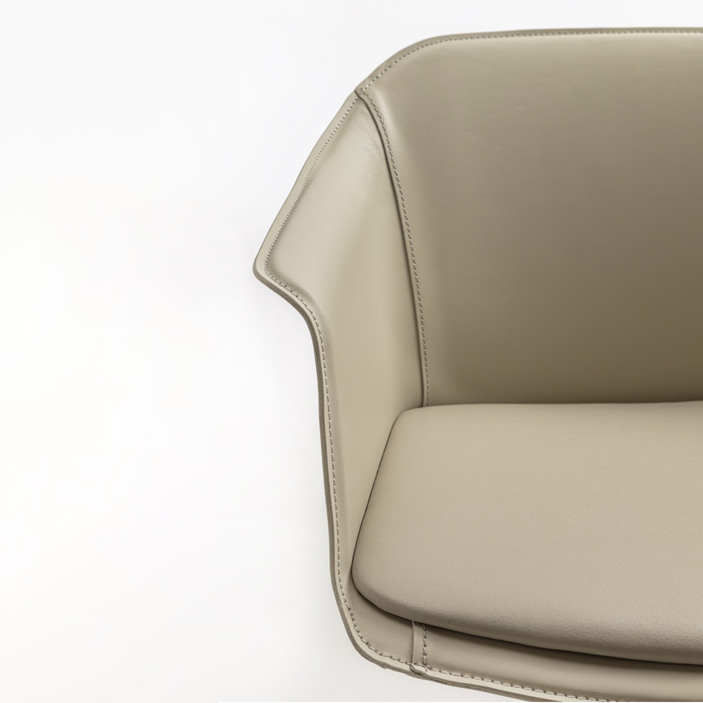 Eva Office Chair-Enrico Pellizzoni-moderndesign.io
