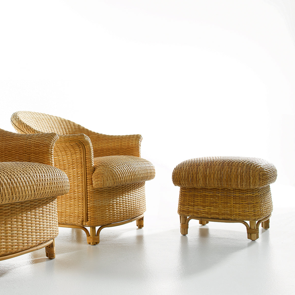 Fidia Hard Ottoman-Bonacina 1889-moderndesign.io