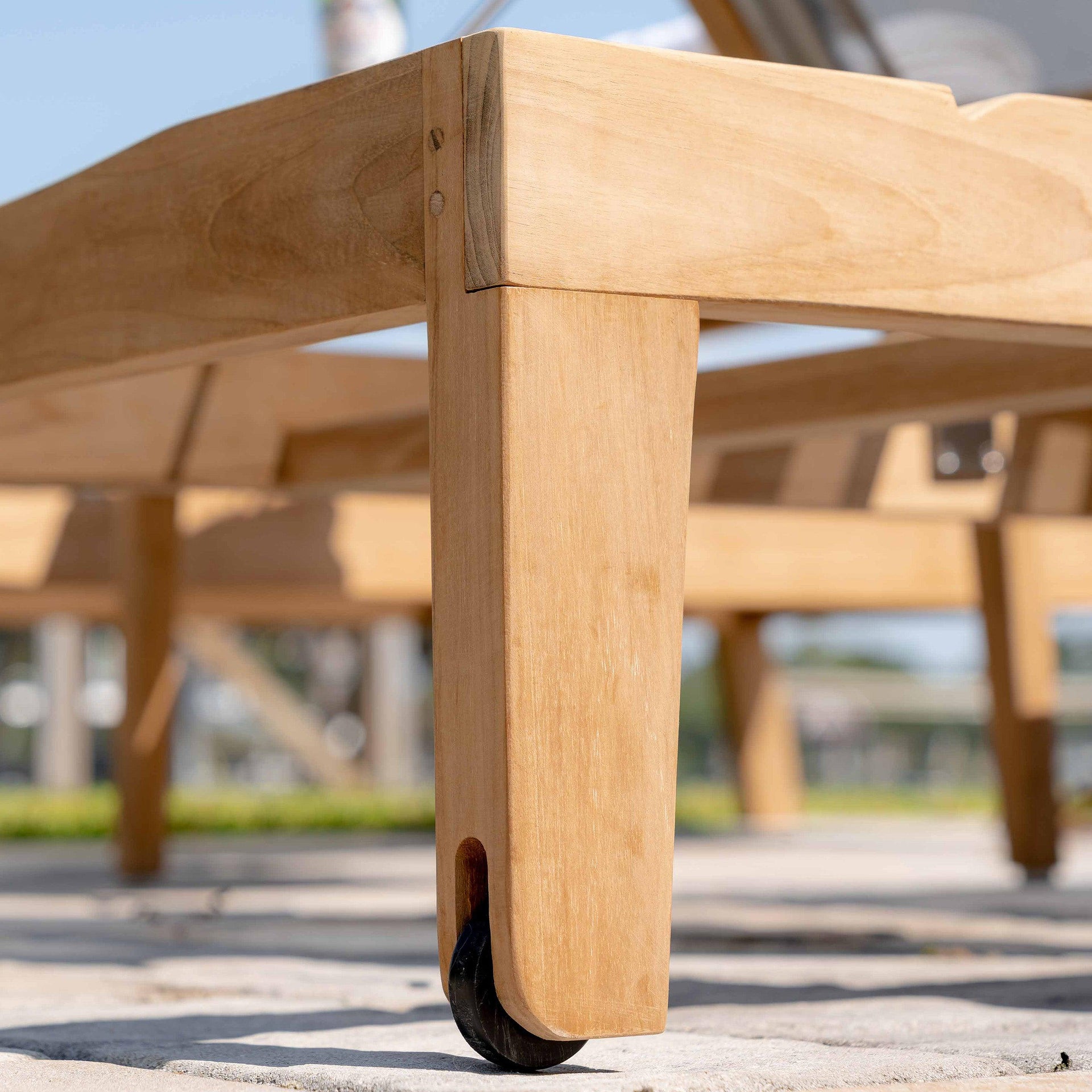 Freeport Sunlounger-Harbour Outdoor-moderndesign.io