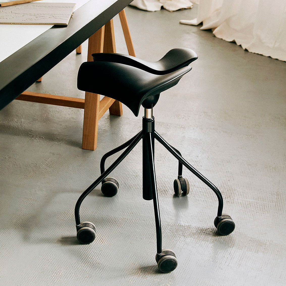 Gaulino Dining Stool-Bd Barcelona Design-moderndesign.io