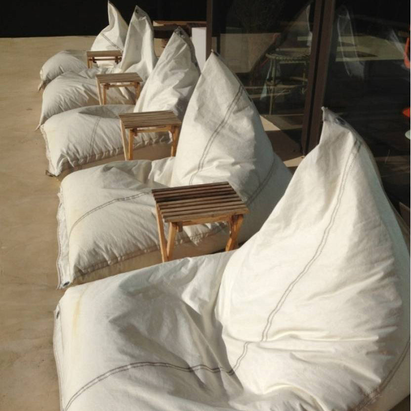 Genois Bean Bags Lounge Chair-Dvelas-moderndesign.io