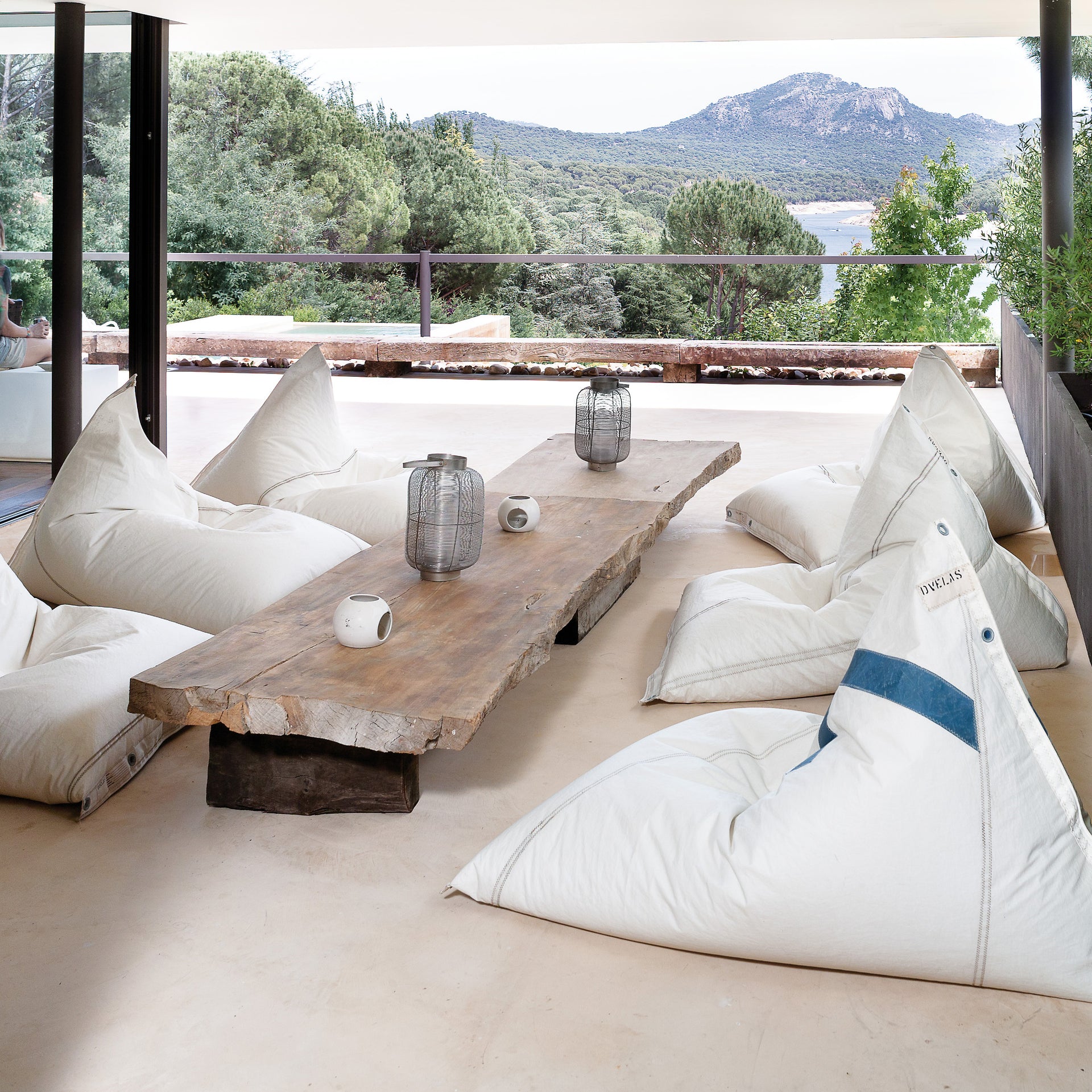 Genois Bean Bags Lounge Chair-Dvelas-moderndesign.io