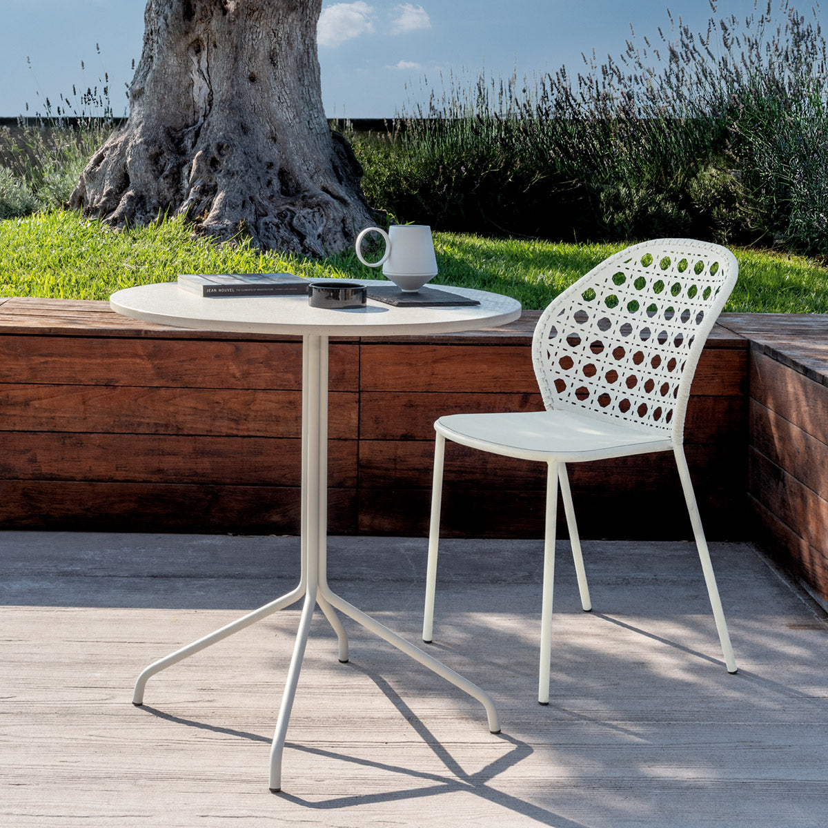 Brise 38 Dining Table (Round)-Gervasoni-moderndesign.io