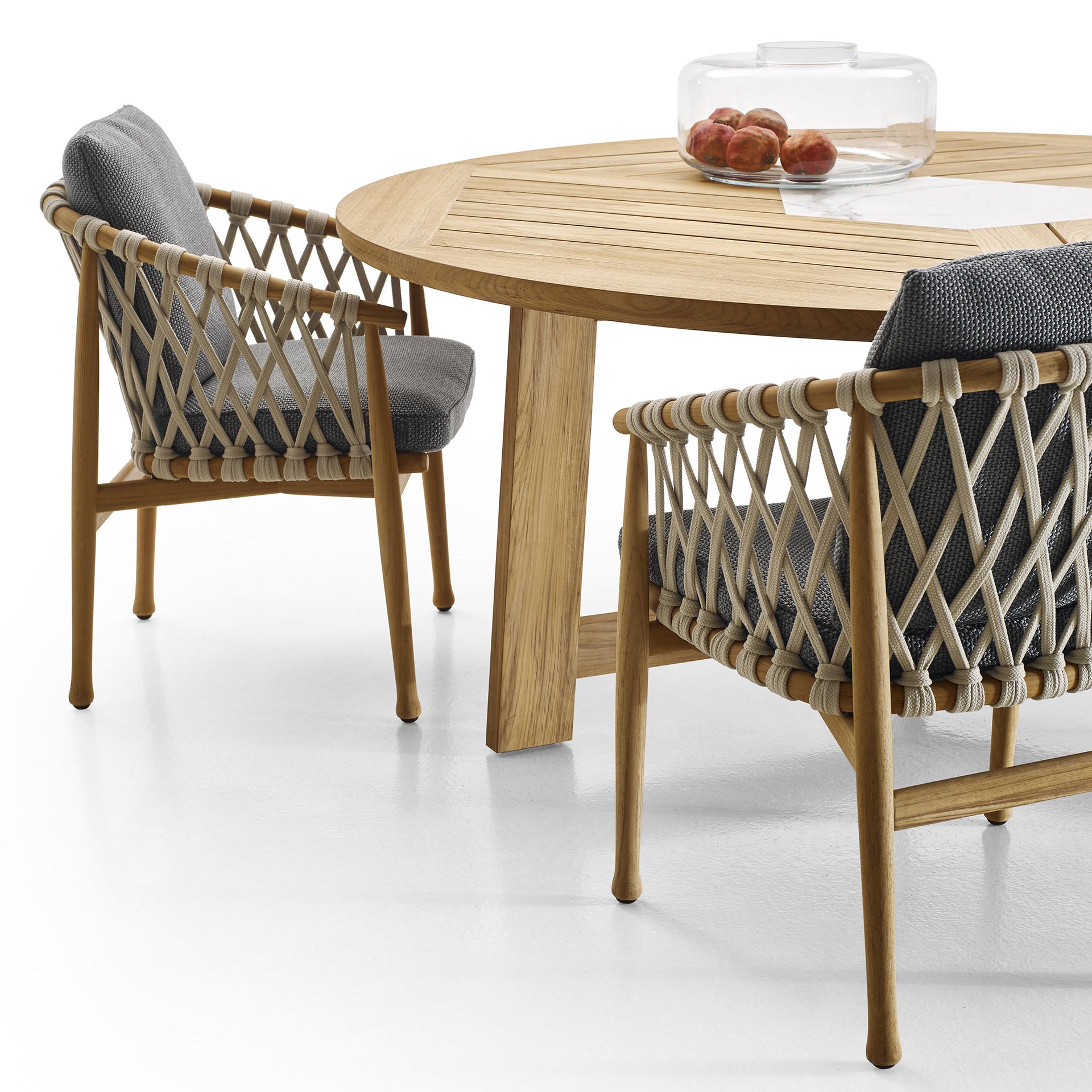 Ginestra Dining Table (Round)-B&B Italia-moderndesign.io