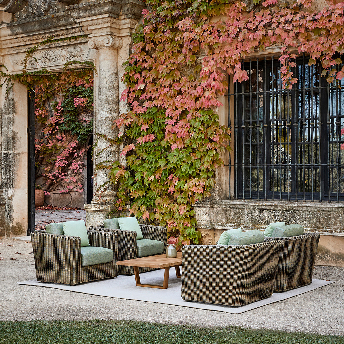 Heritage Armchair-Point-moderndesign.io