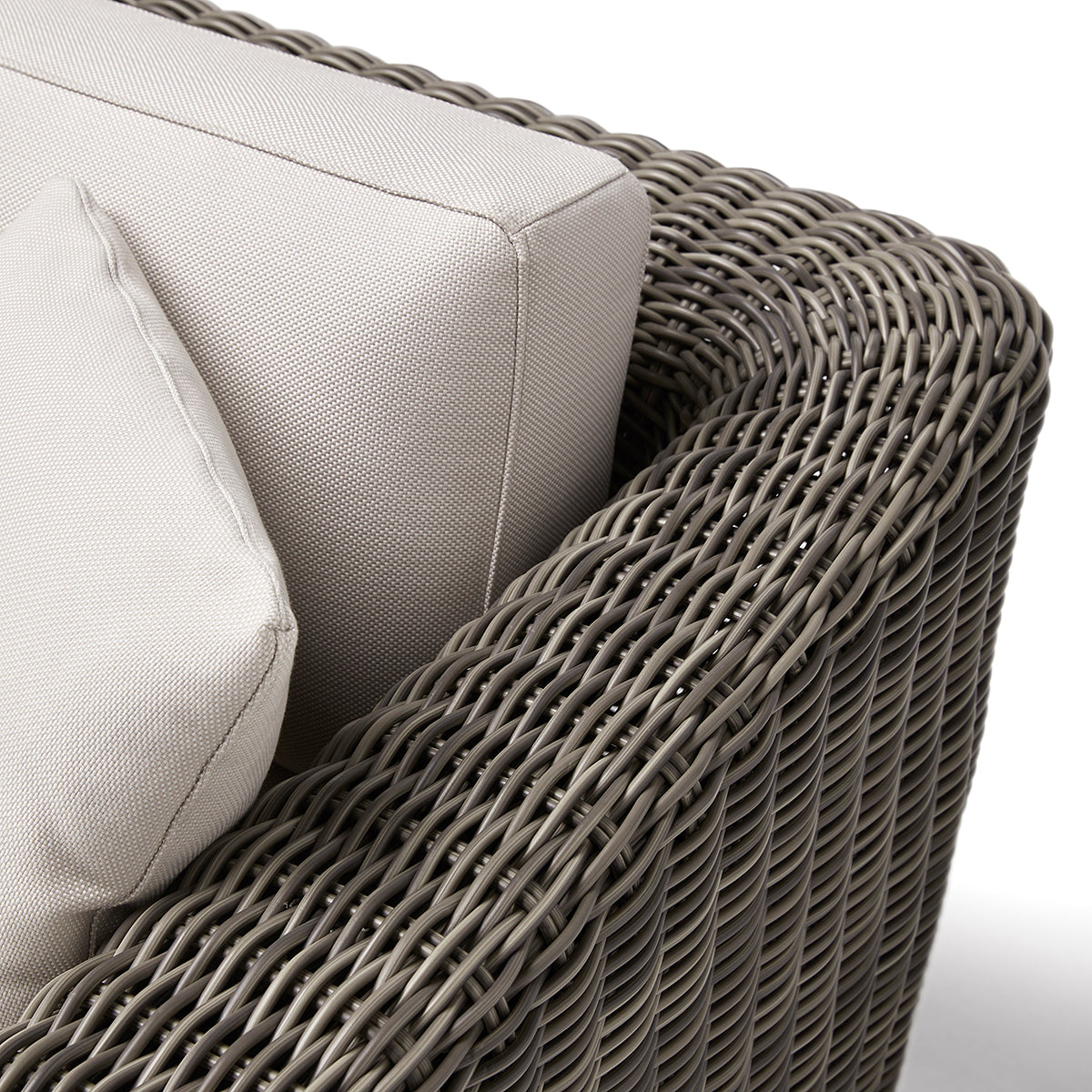 Heritage Armchair-Point-moderndesign.io