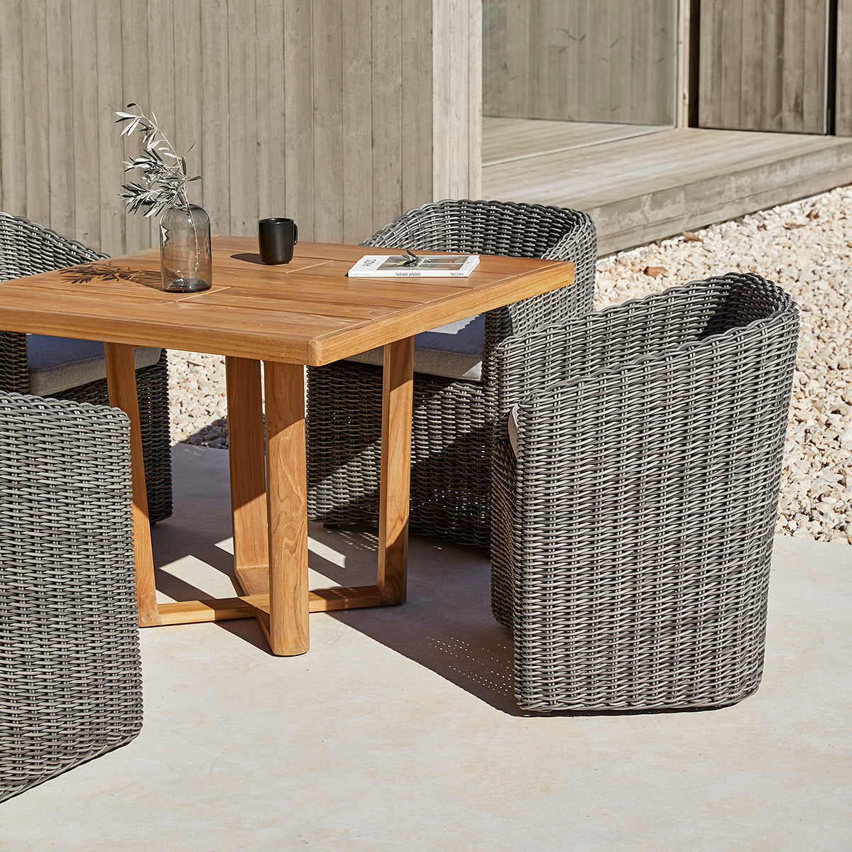 Heritage Dining Chair (with arms)-Point-moderndesign.io