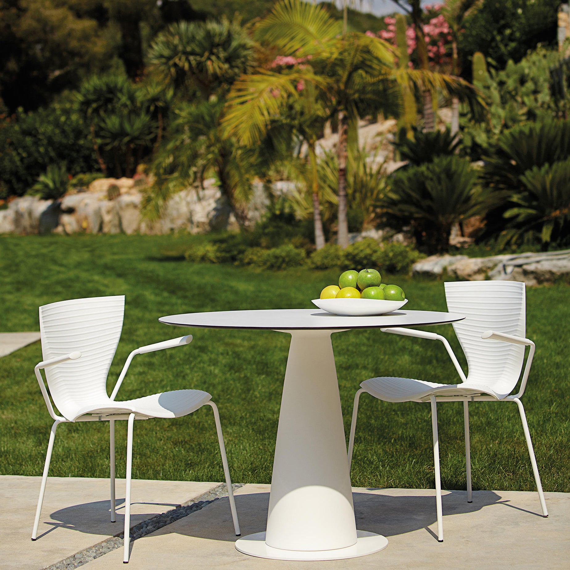 Hoopla Dining Table (Round)-Slide-moderndesign.io