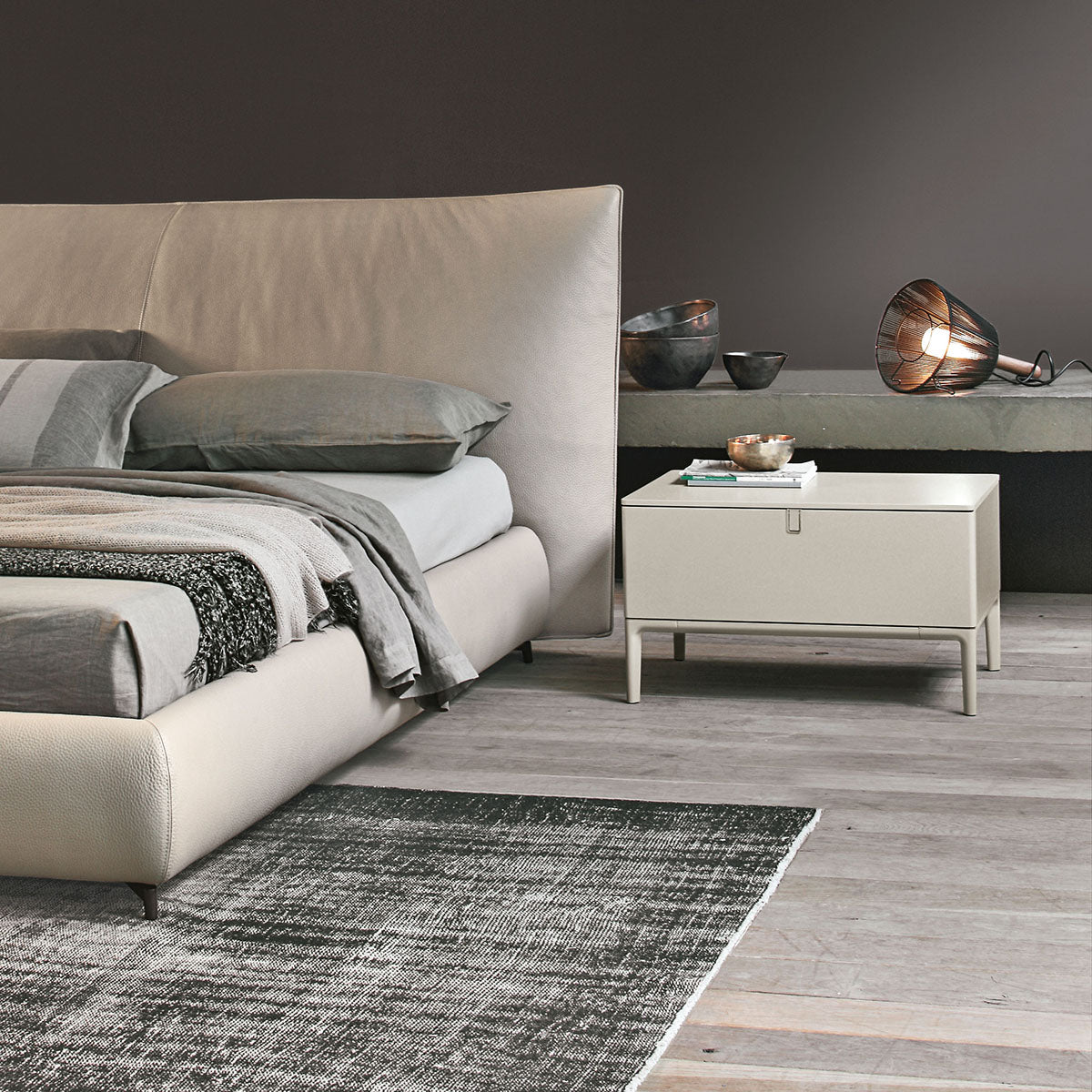 Inside Table (Side/Night)-Alivar-moderndesign.io