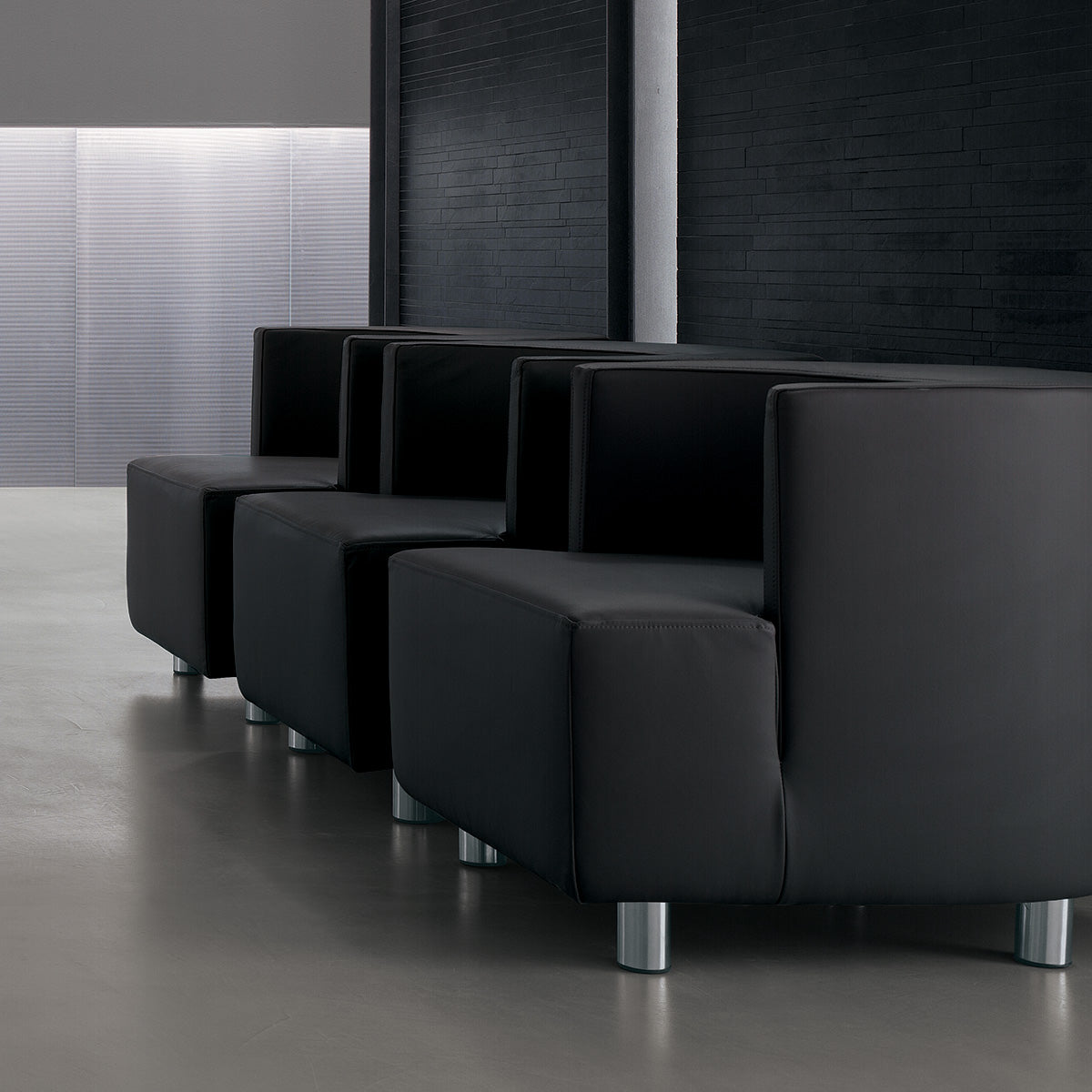 Internos Armchair-Alivar-moderndesign.io