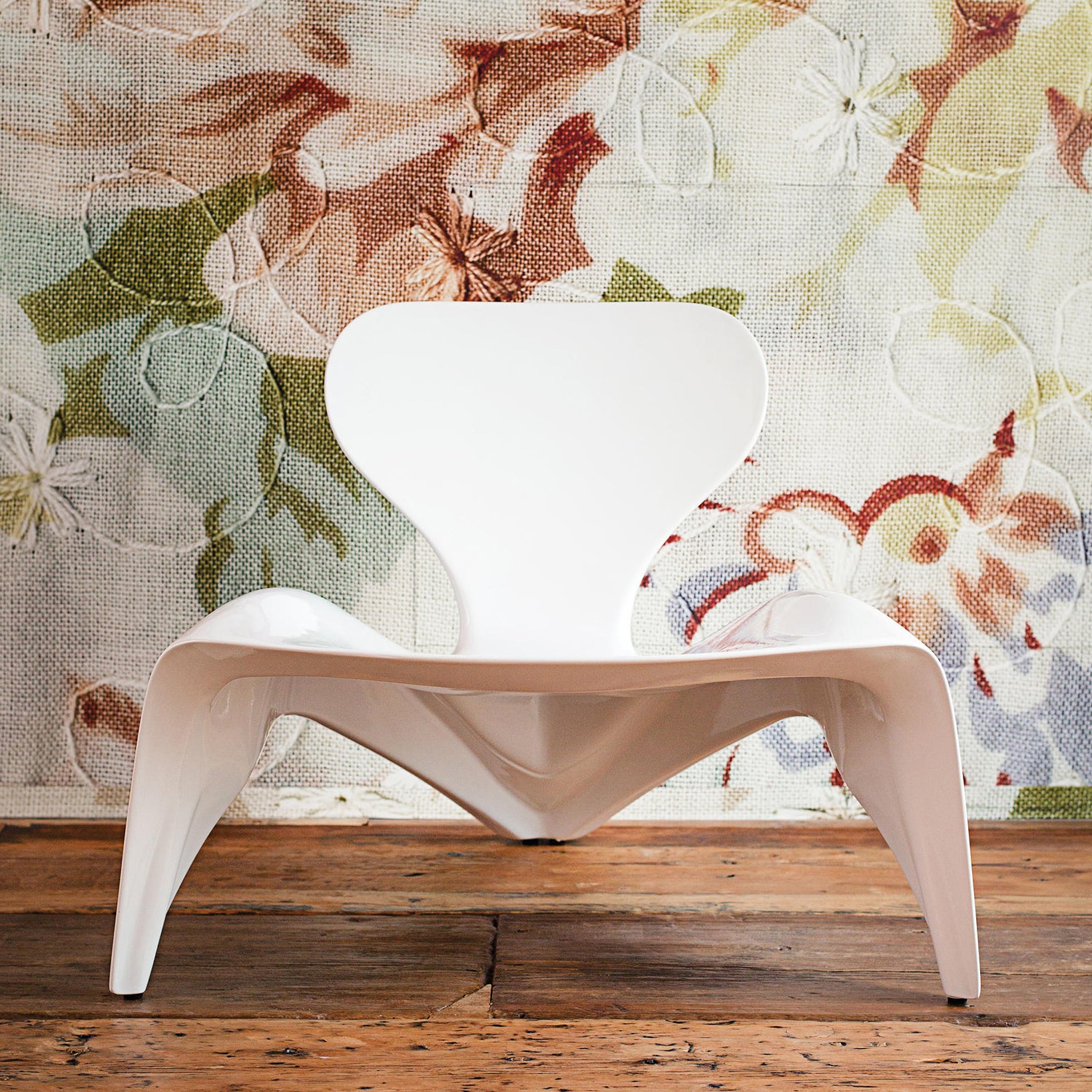 Isette Lounge Chair-Slide-moderndesign.io