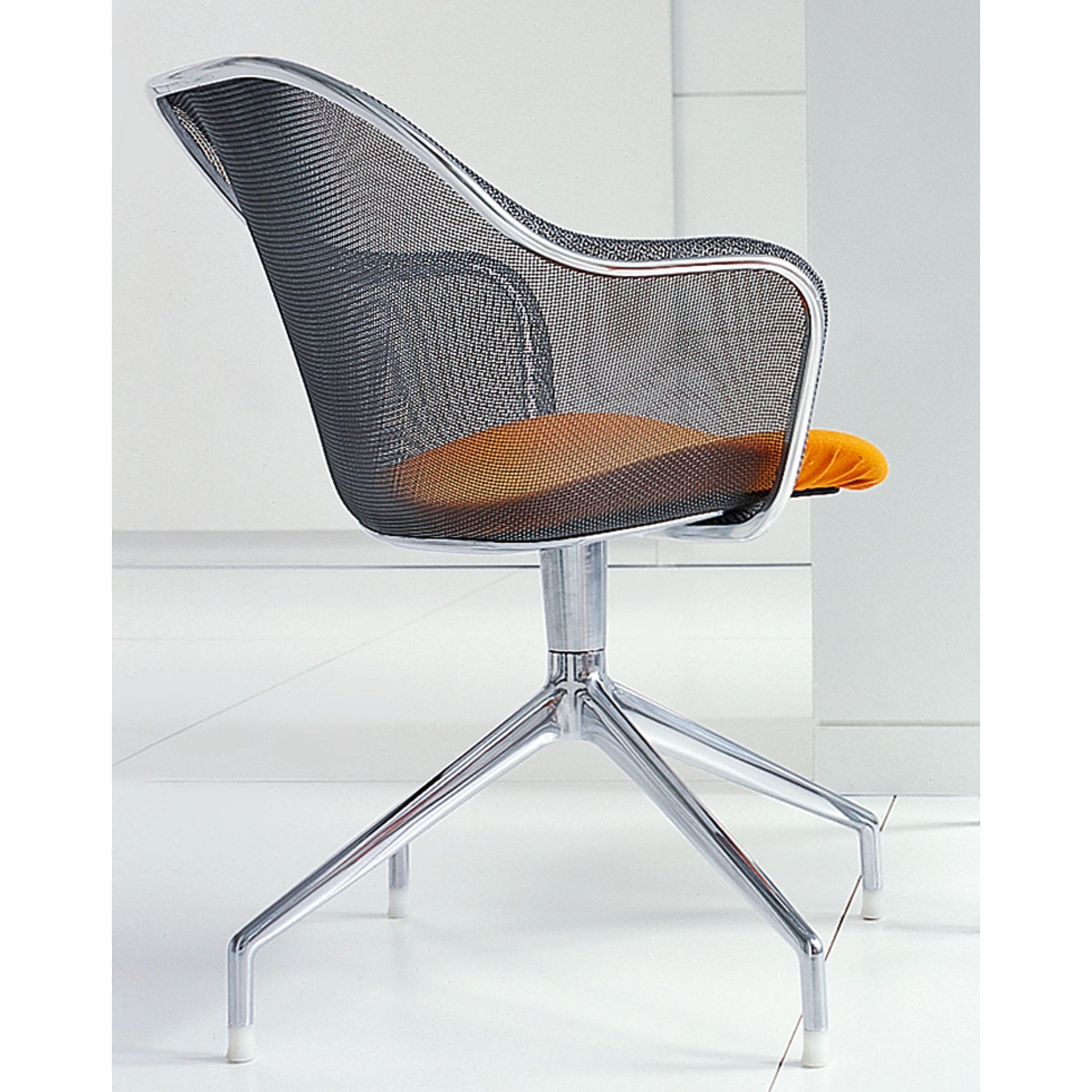 Iuta IU4 Office Chair-B&B Italia-moderndesign.io