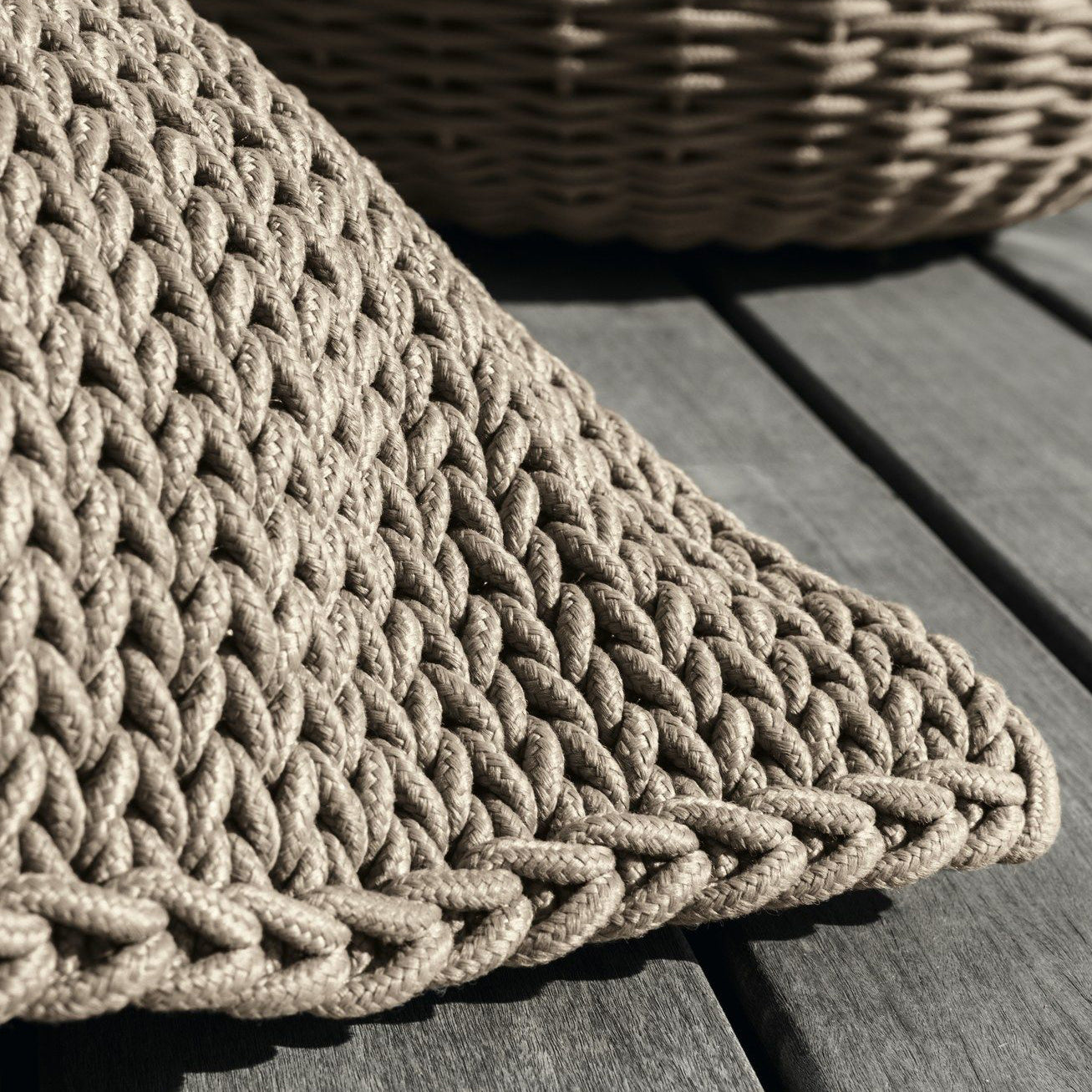 Jackie Pouf-Talenti-moderndesign.io