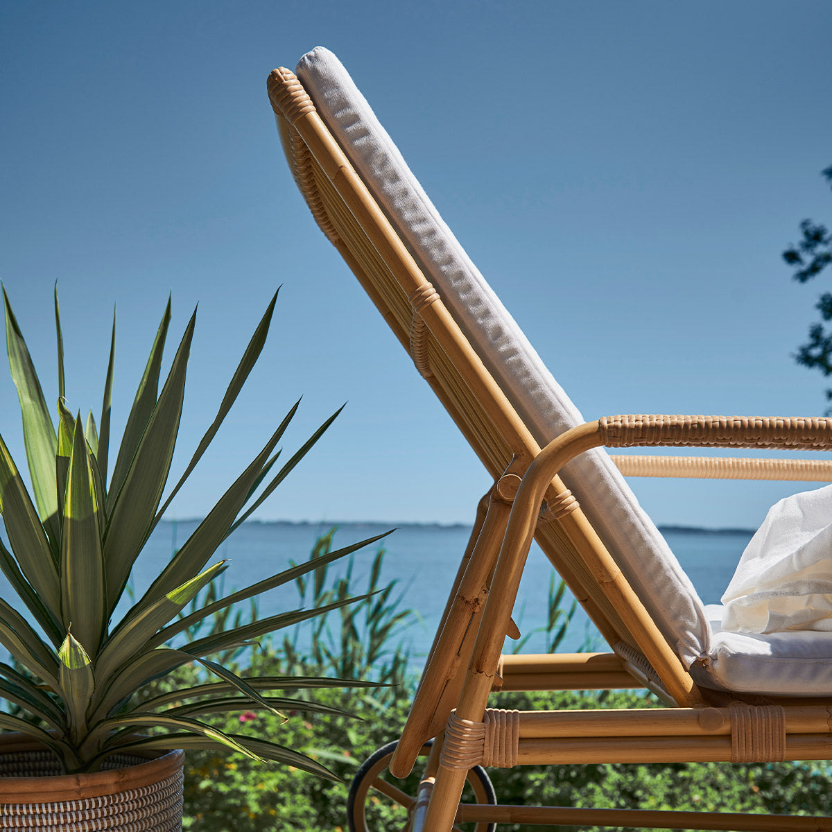 Josephine Sunlounger-Sika Design-moderndesign.io