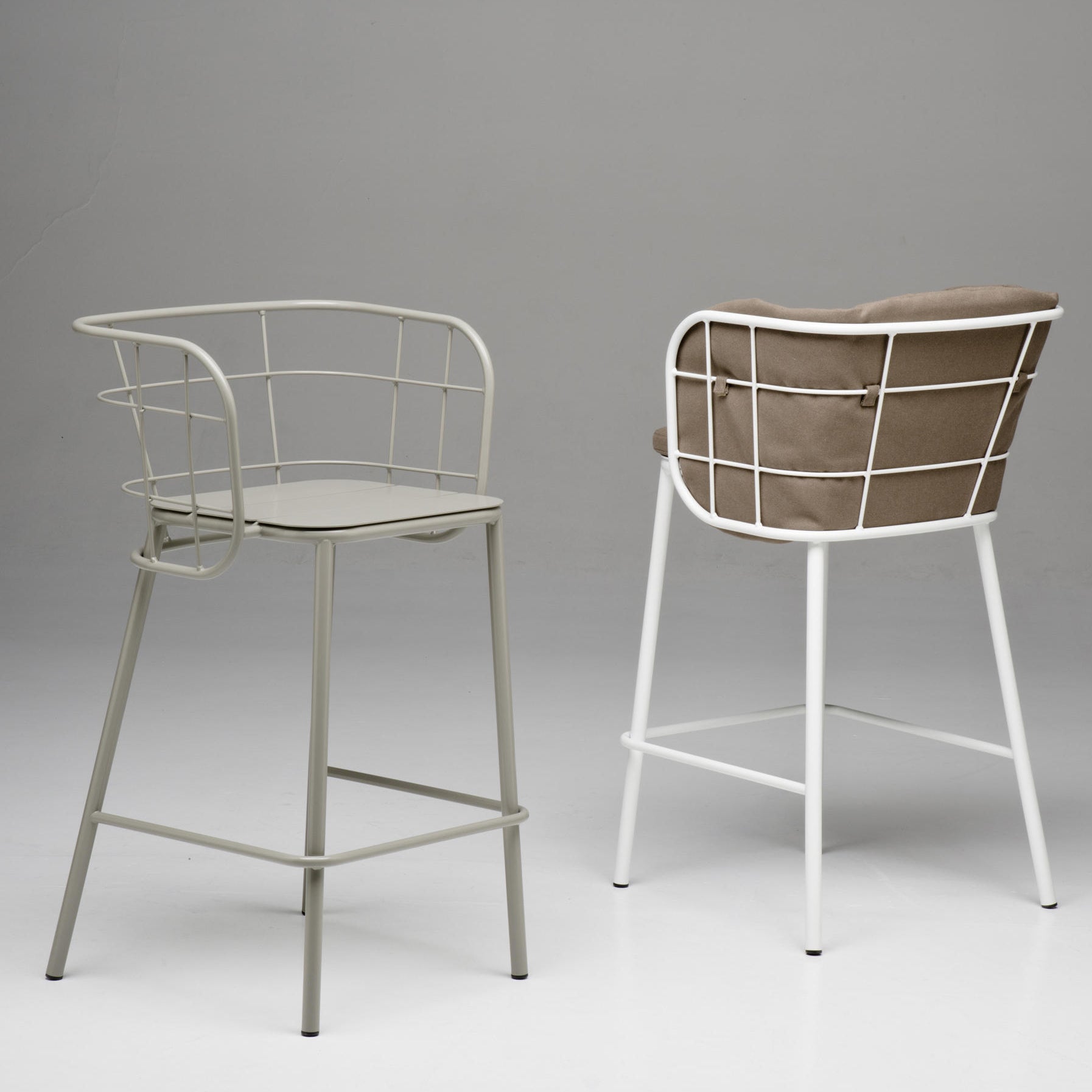 Jujube SG/SG A/SG B High Stool (with arms)-Chairs & More-moderndesign.io
