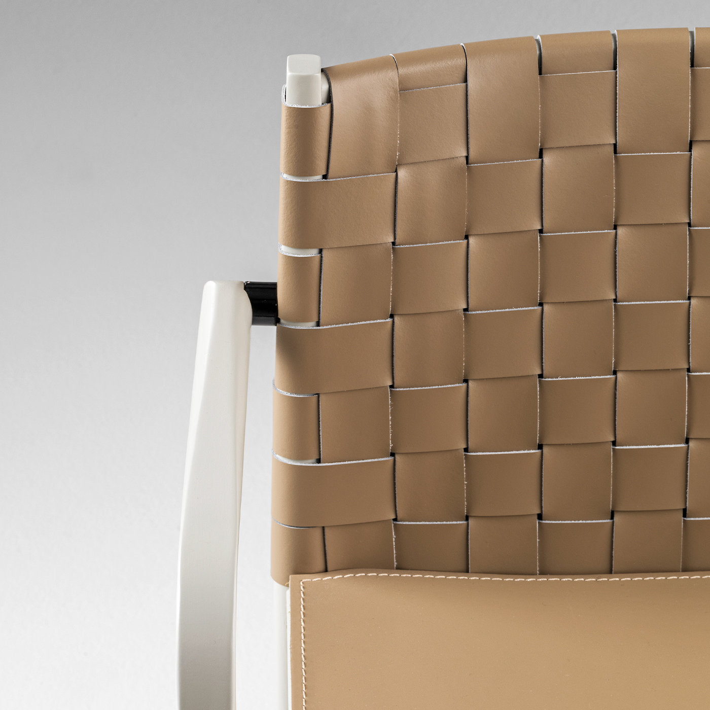 Julie In Dining Chair (with arms)-Trab A-moderndesign.io