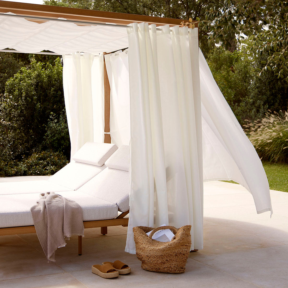 Kahn Daybed-Point-moderndesign.io