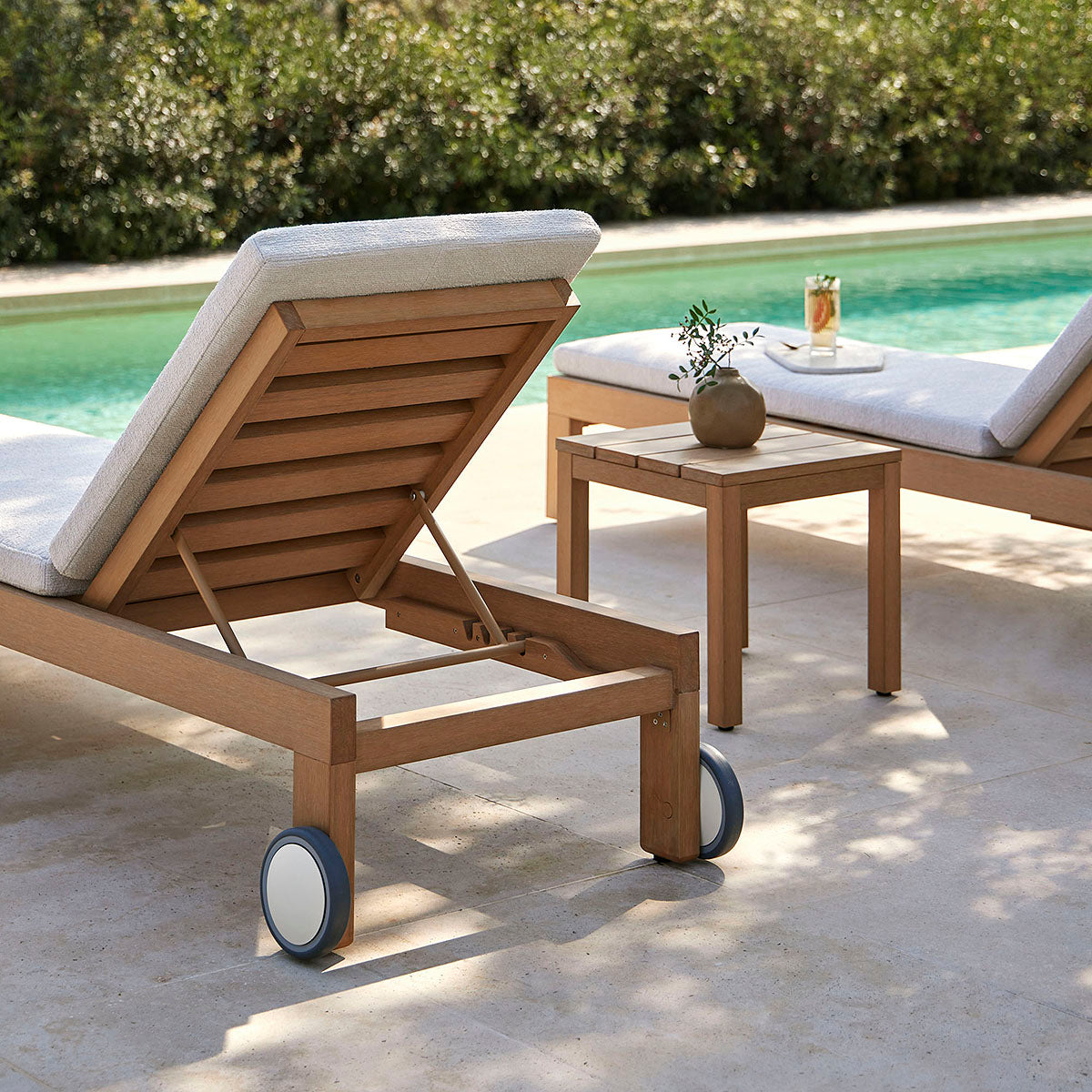 Kahn Sunlounger-Point-moderndesign.io