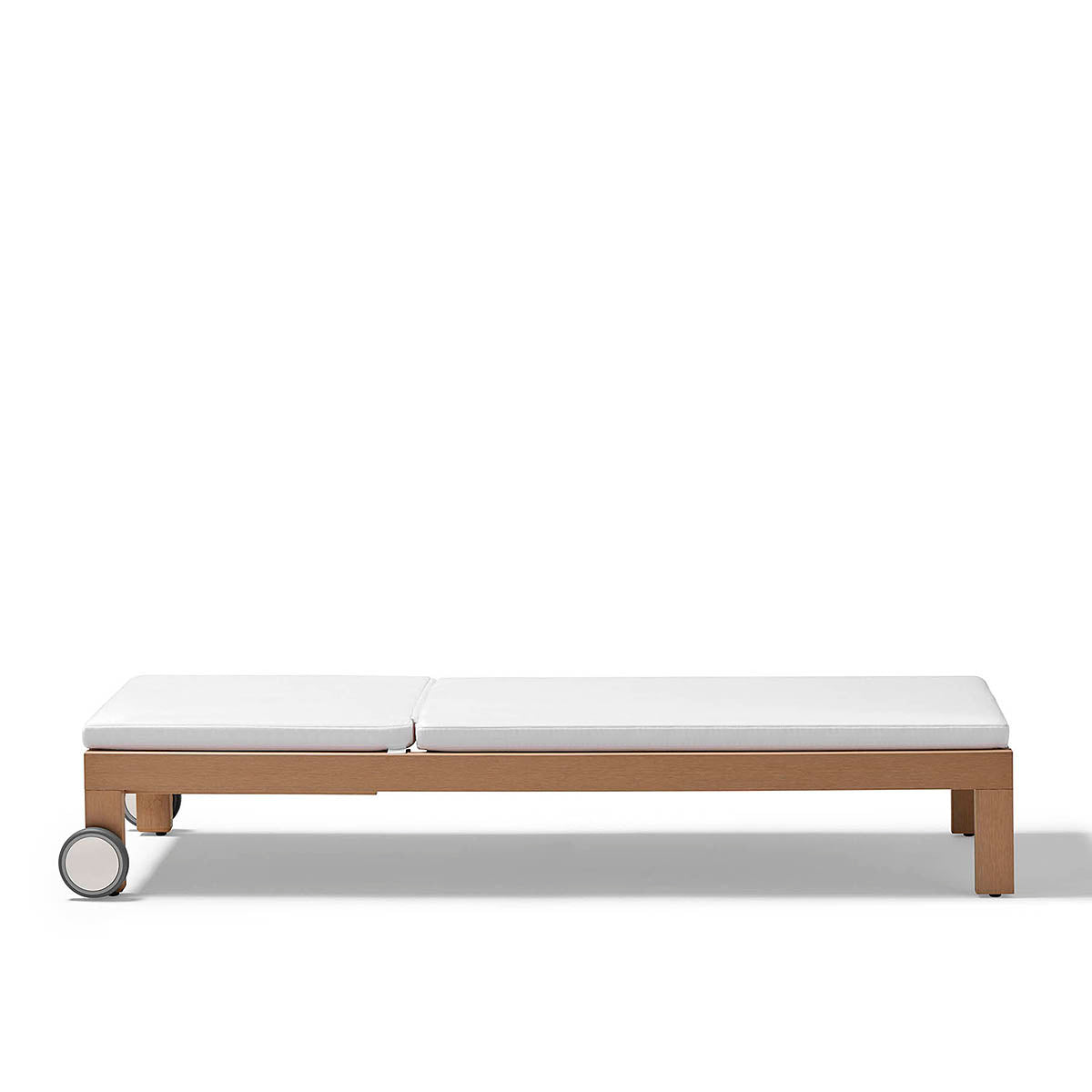 Kahn Sunlounger-Point-moderndesign.io