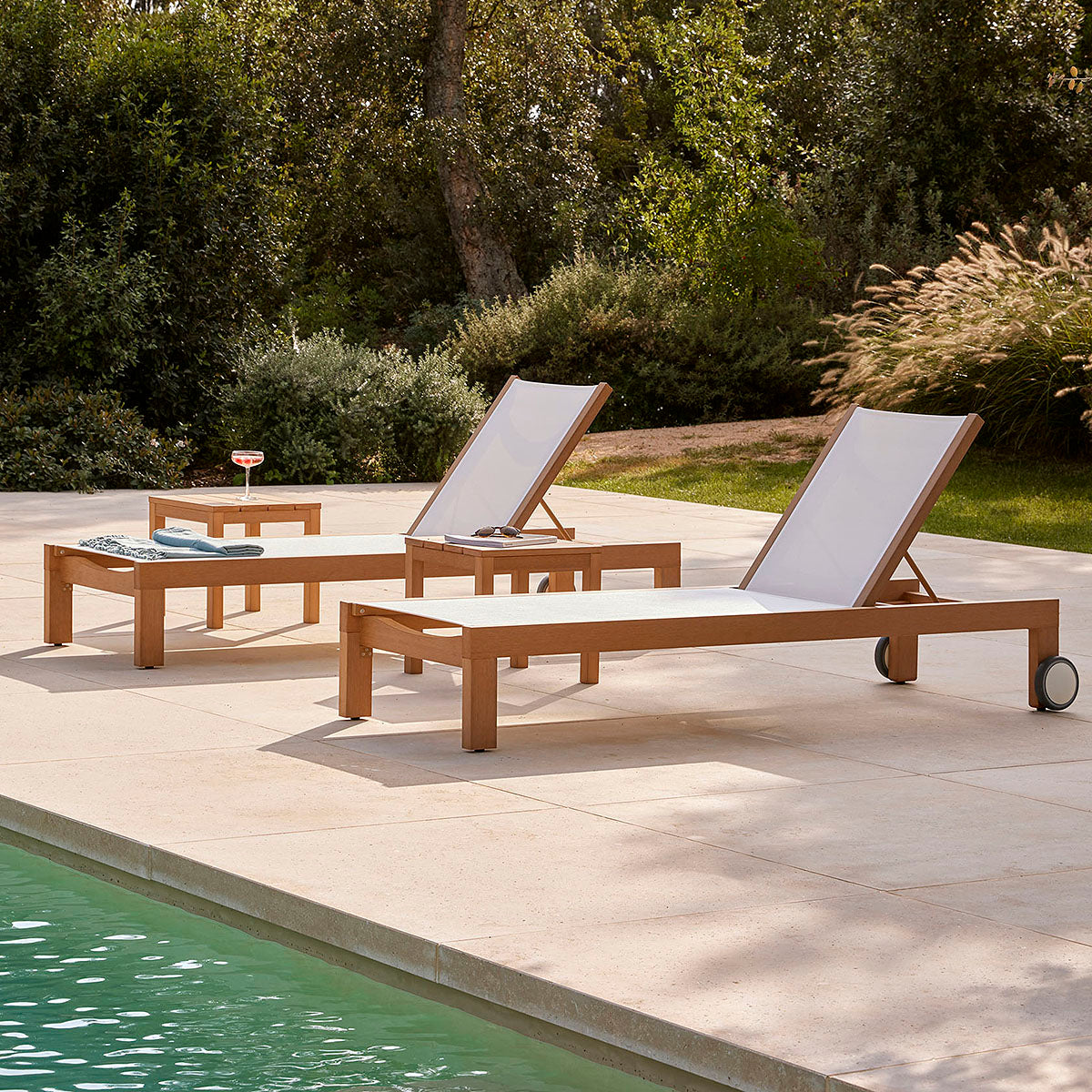 Kahn Sunlounger-Point-moderndesign.io