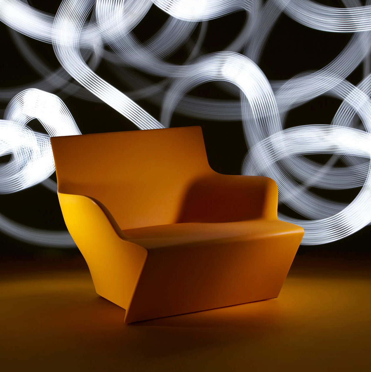 Kami Ichi Armchair-Slide-moderndesign.io