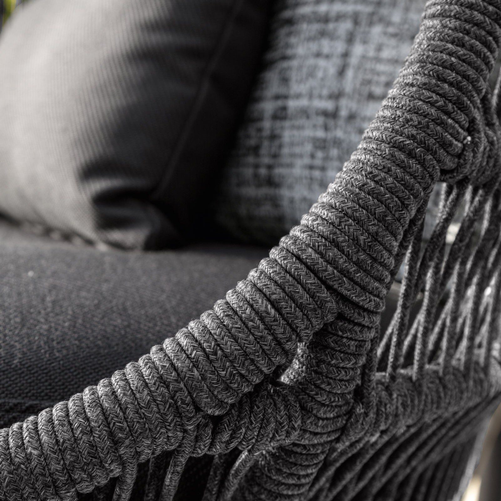 Karen Daybed-Talenti-moderndesign.io