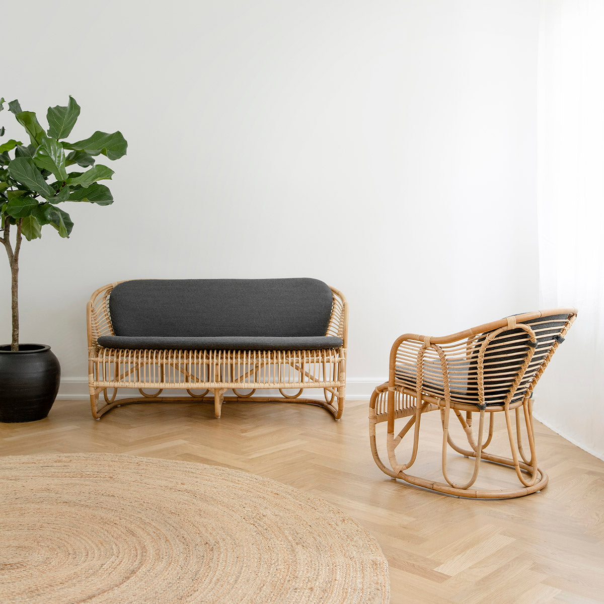 Kindt-Larsen Swing Sofa-Sika Design-moderndesign.io