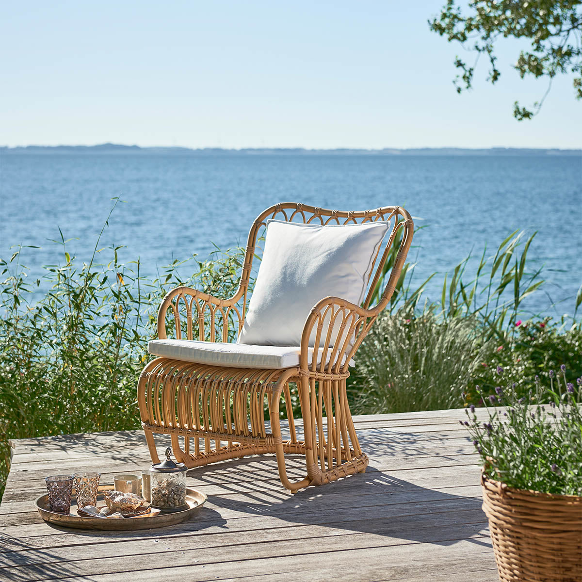 Kindt-Larsen Tulip Armchair-Sika Design-moderndesign.io