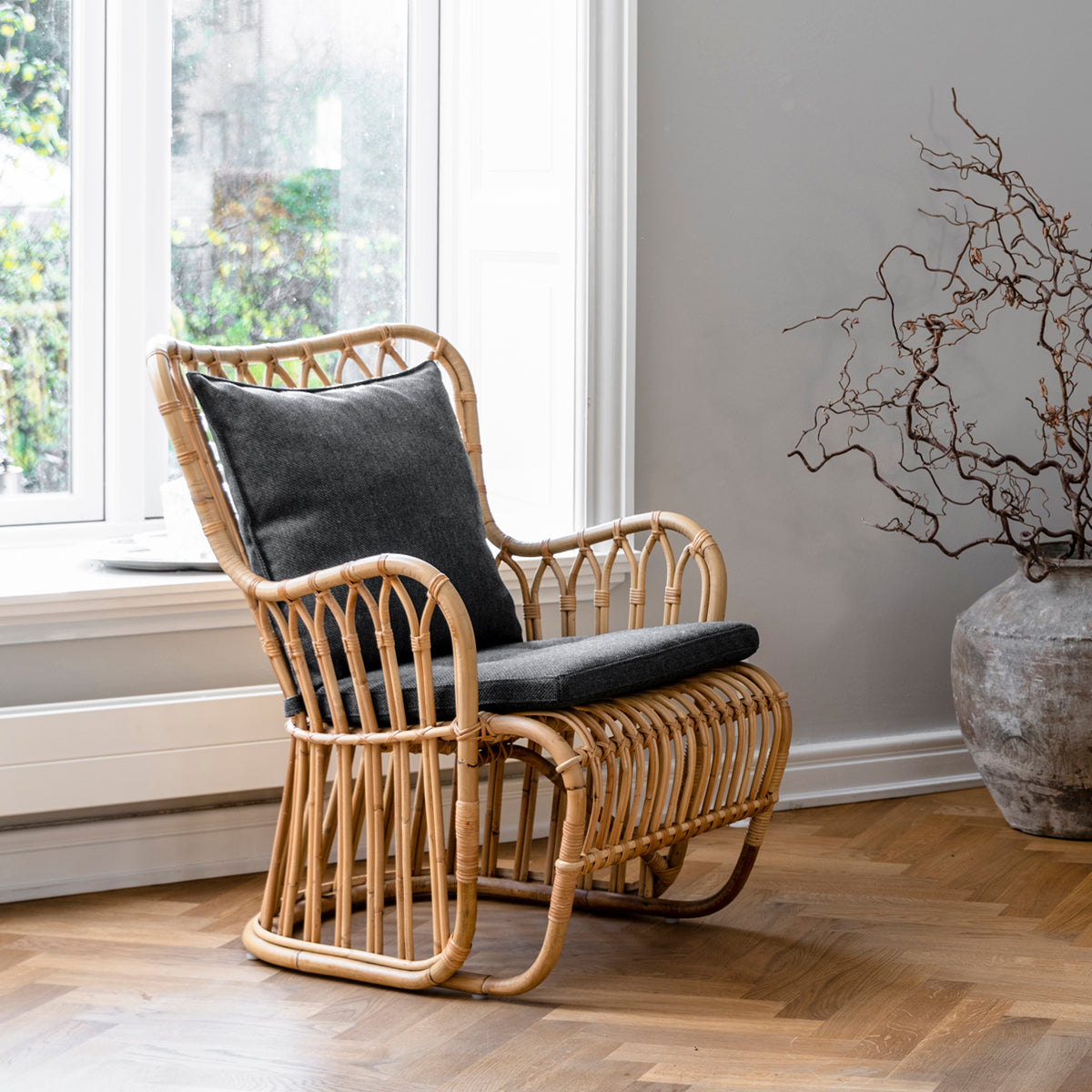 Kindt-Larsen Tulip Armchair-Sika Design-moderndesign.io