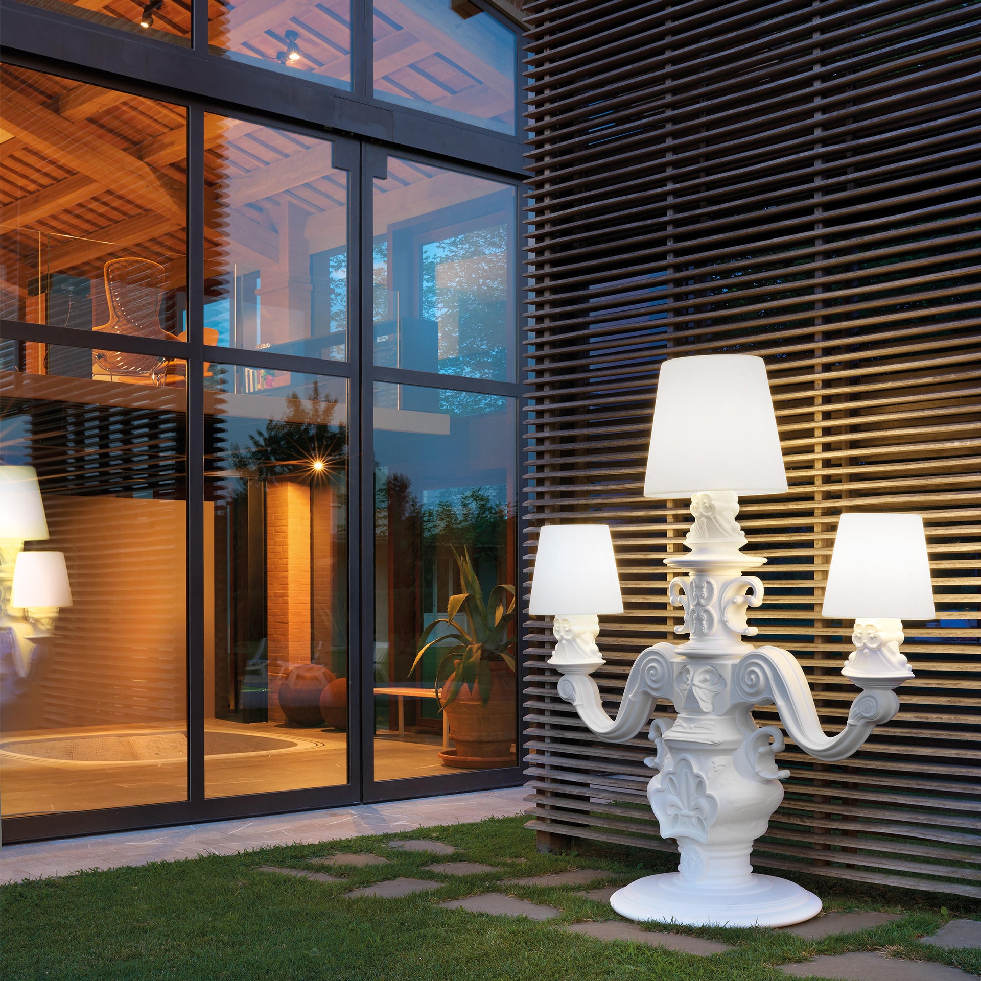 King of Love Lighting (Floor)-Slide-moderndesign.io