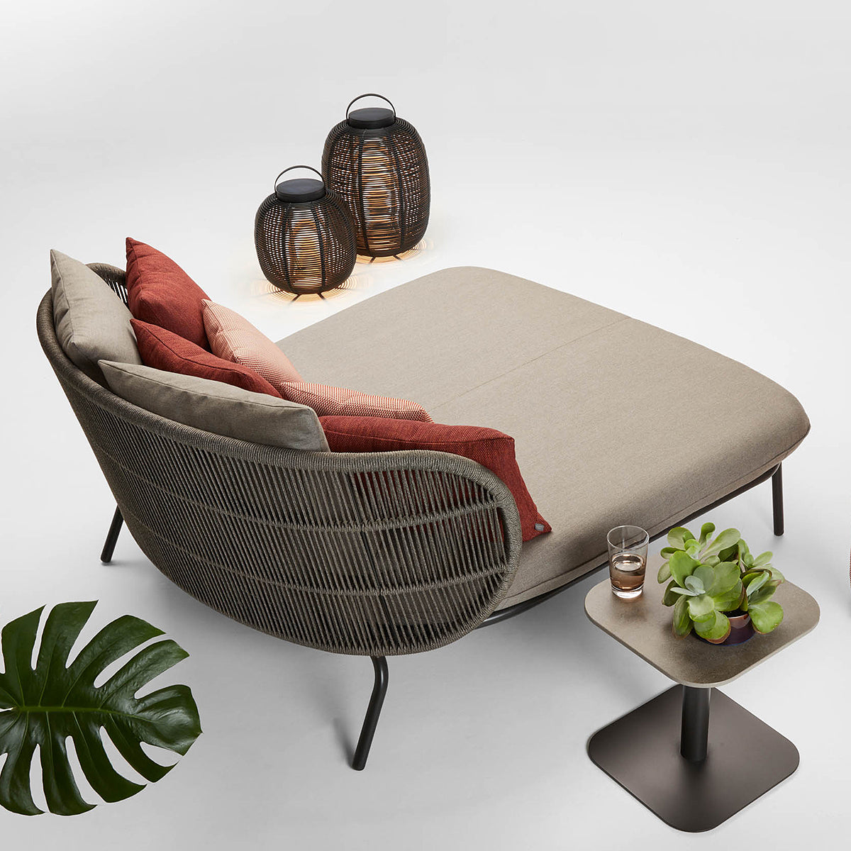 Kodo Daybed-Vincent Sheppard-moderndesign.io