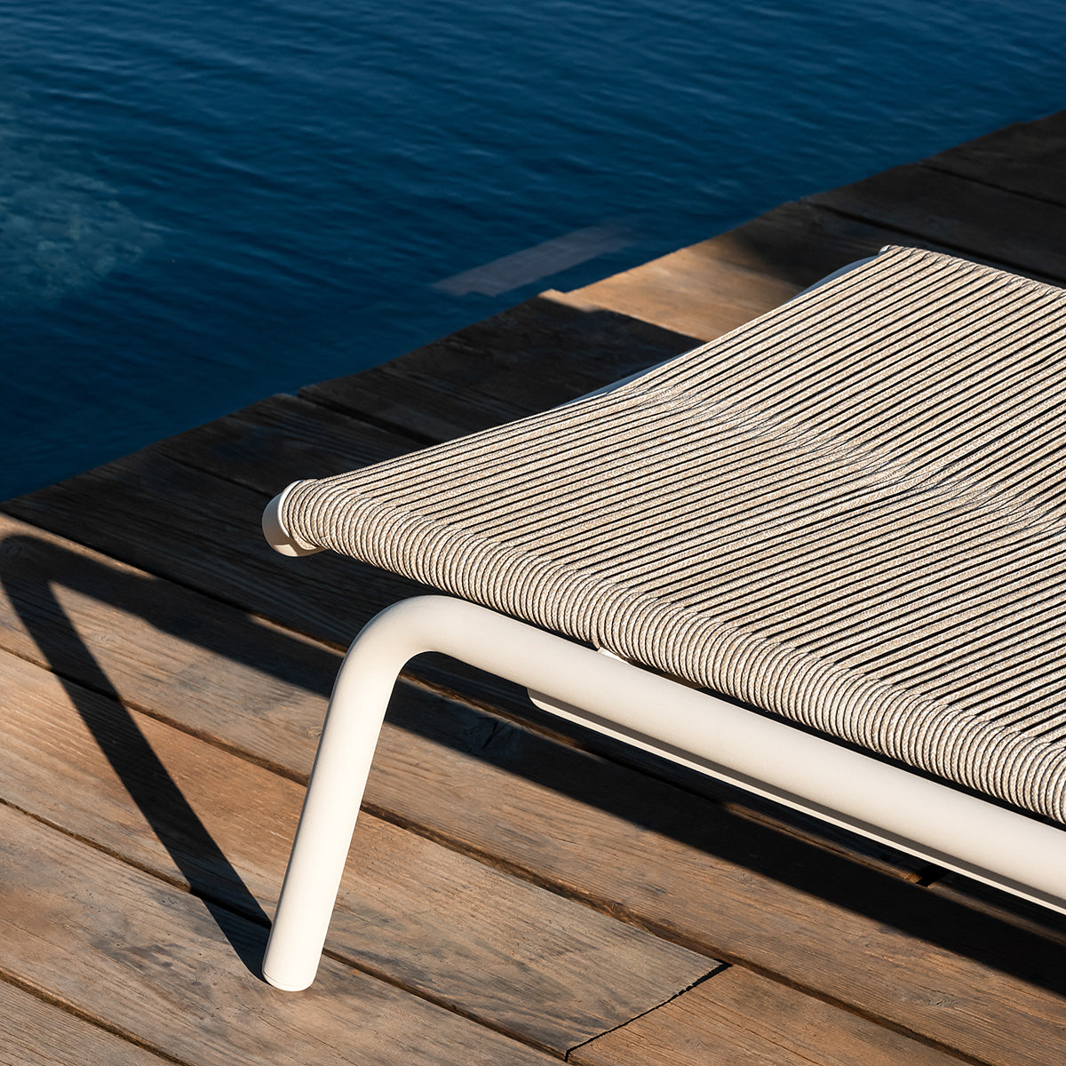 Kodo Sunlounger-Vincent Sheppard-moderndesign.io