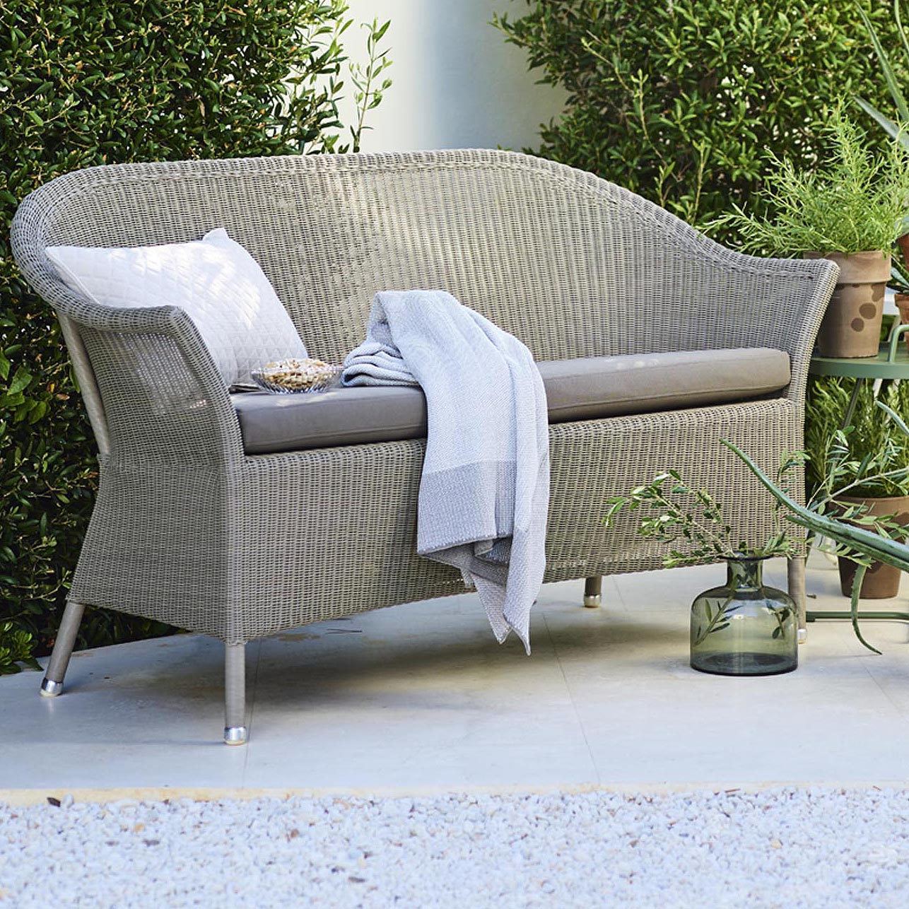 Lansing Dining Sofa-Cane-Line-moderndesign.io