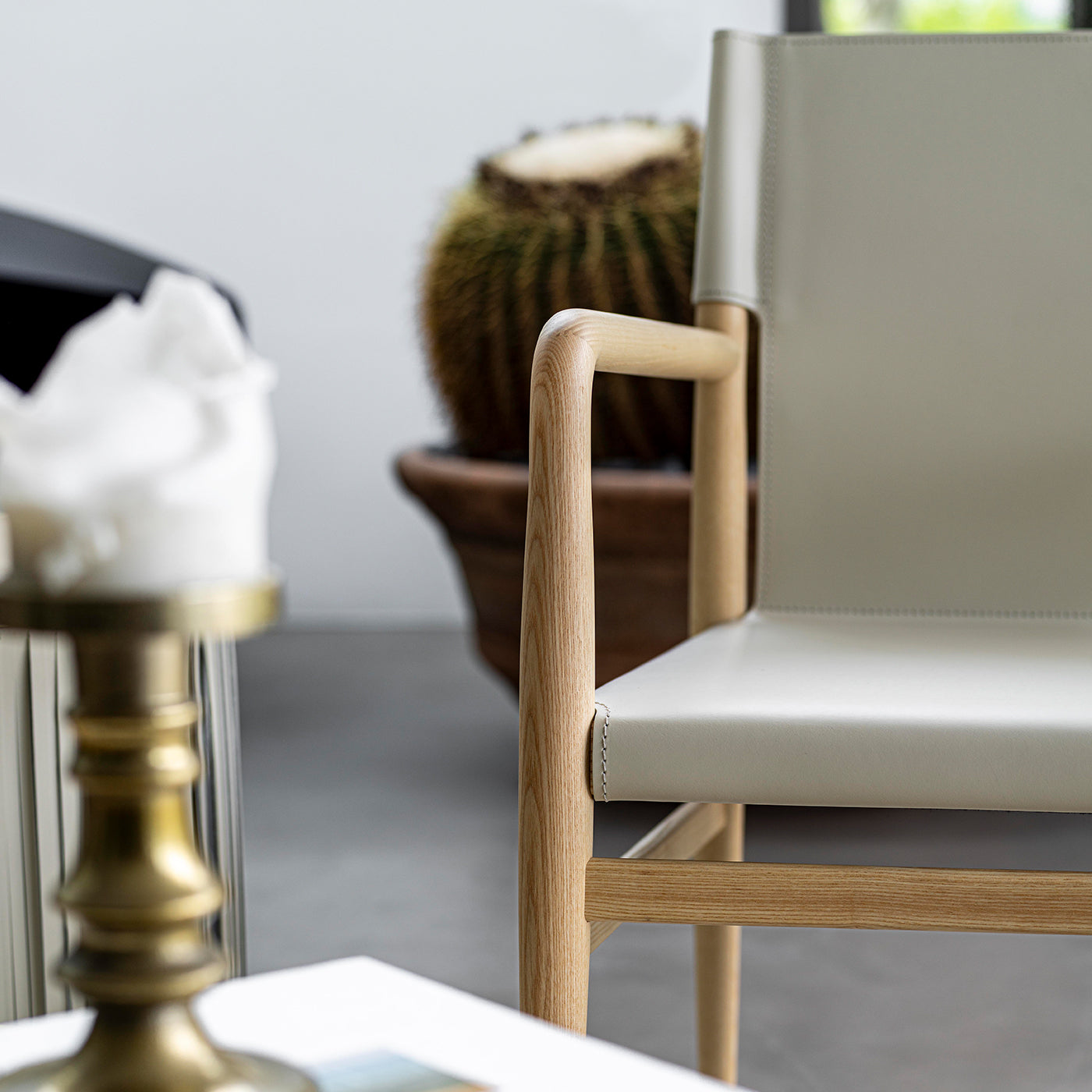 Ledermann Dining Chair (with arms)-Enrico Pellizzoni-moderndesign.io