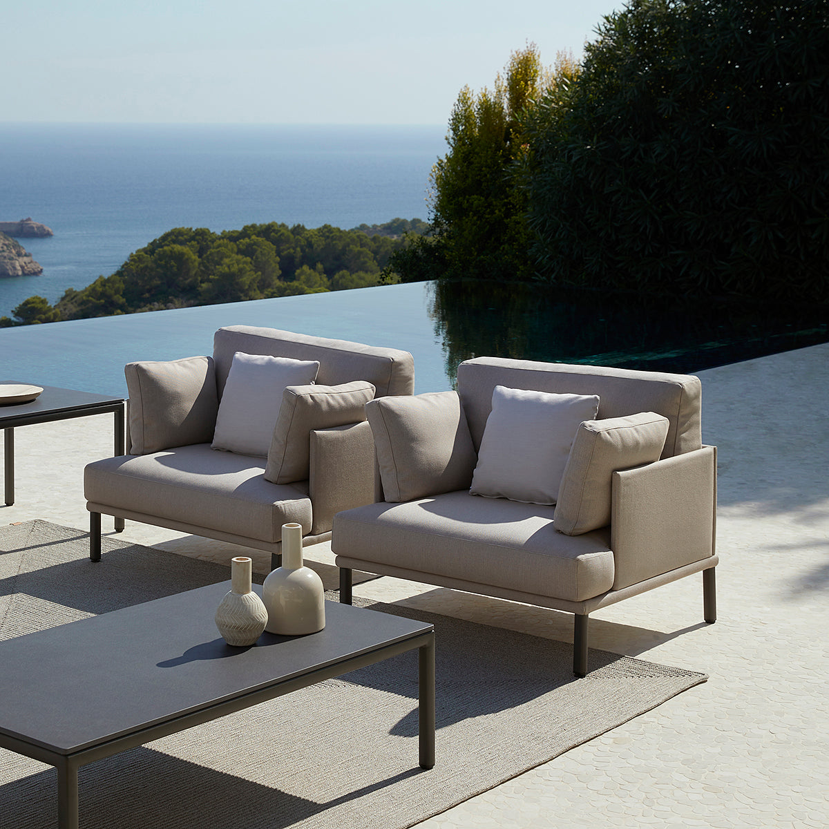 Long Island Armchair-Point-moderndesign.io