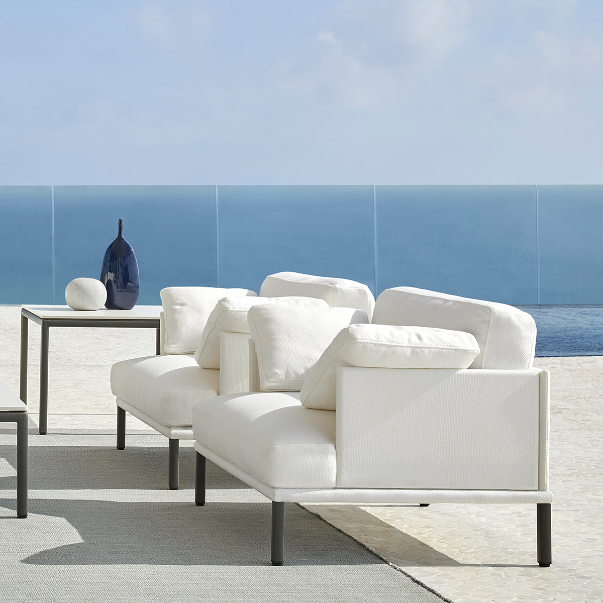 Long Island Armchair-Point-moderndesign.io
