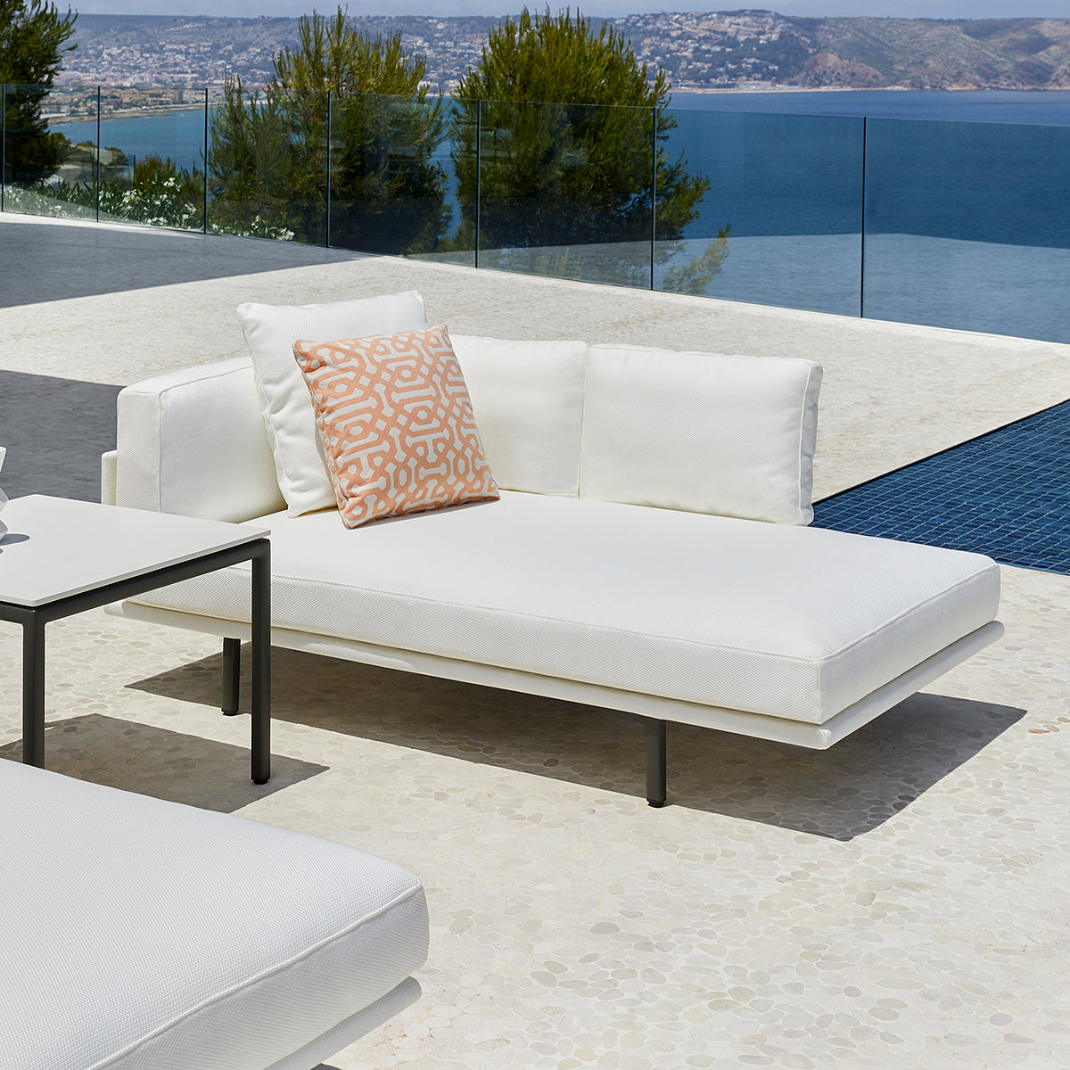 Long Island Chaise Longue-Point-moderndesign.io